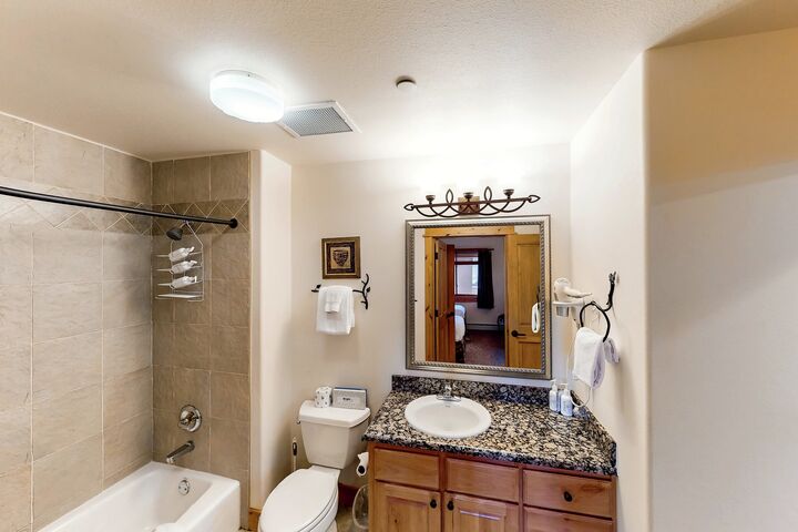 #A305 - Ensuite Bathroom