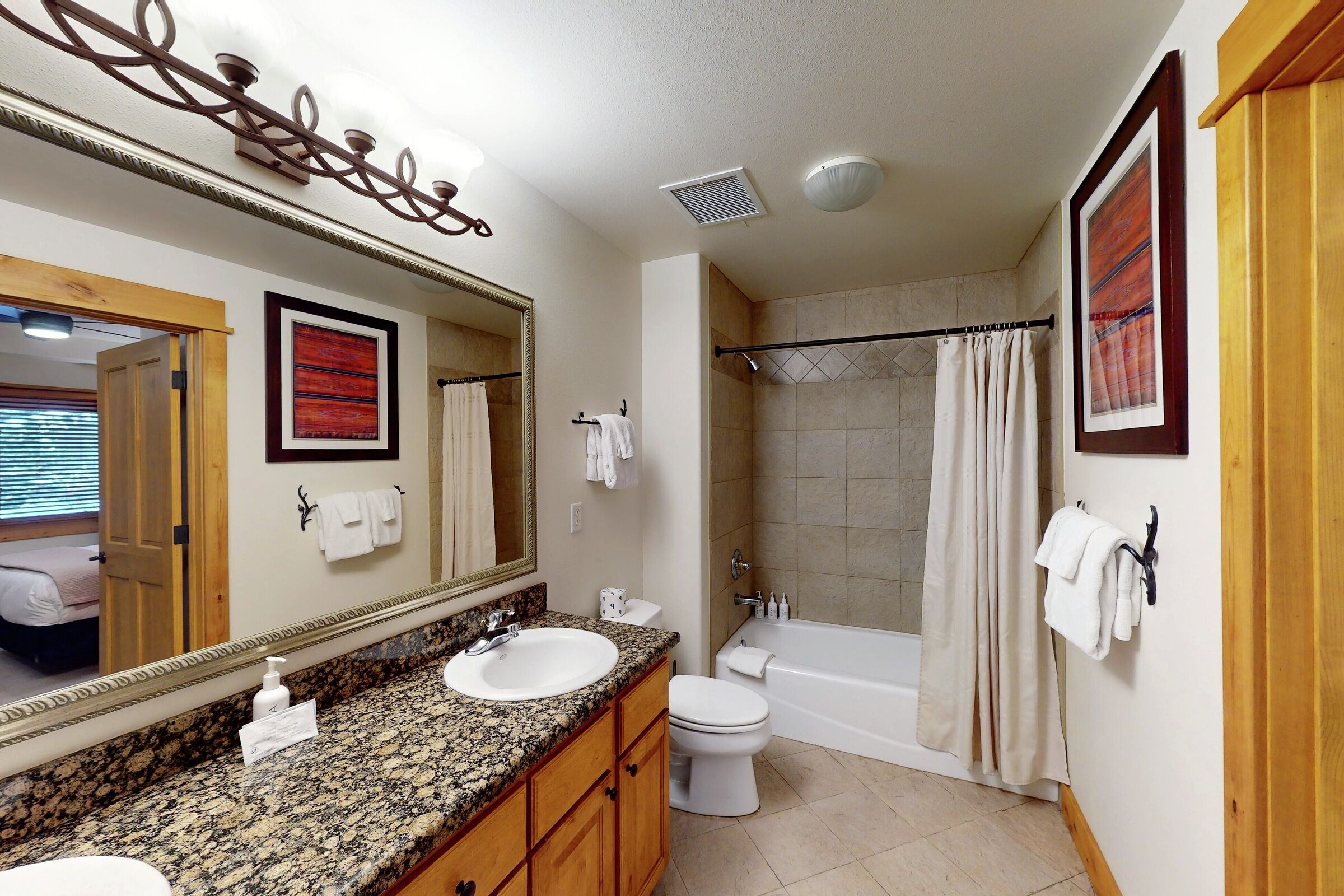 #B103 - Ensuite Bathroom