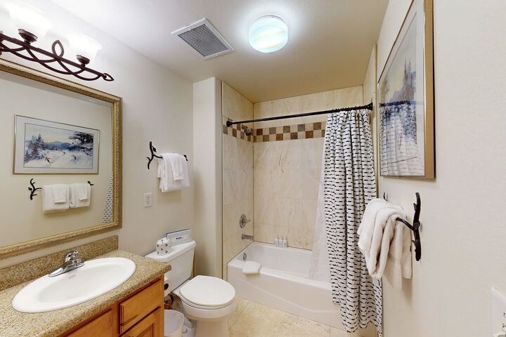 #B103 - Master Ensuite Bathroom