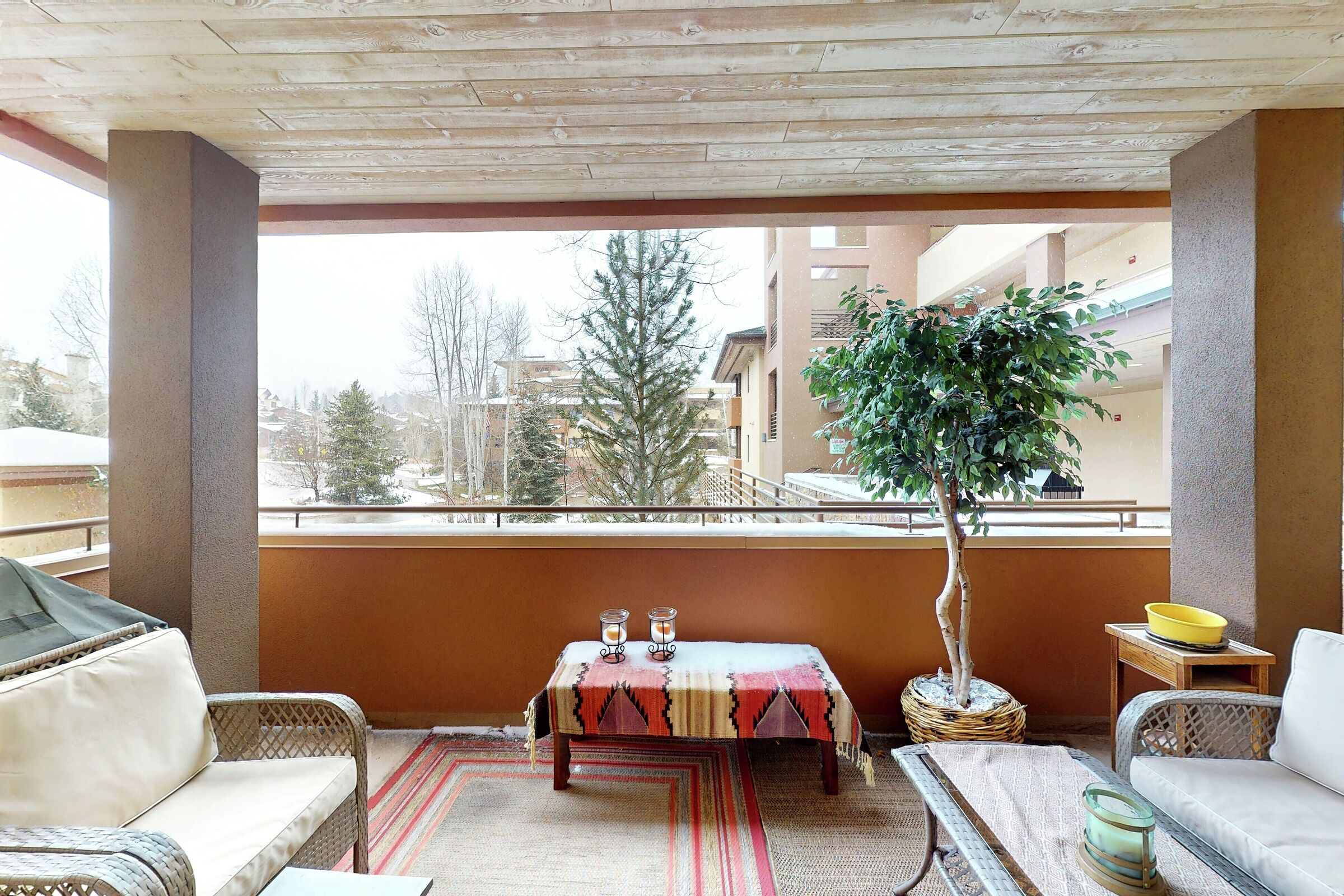#B103 - Balcony