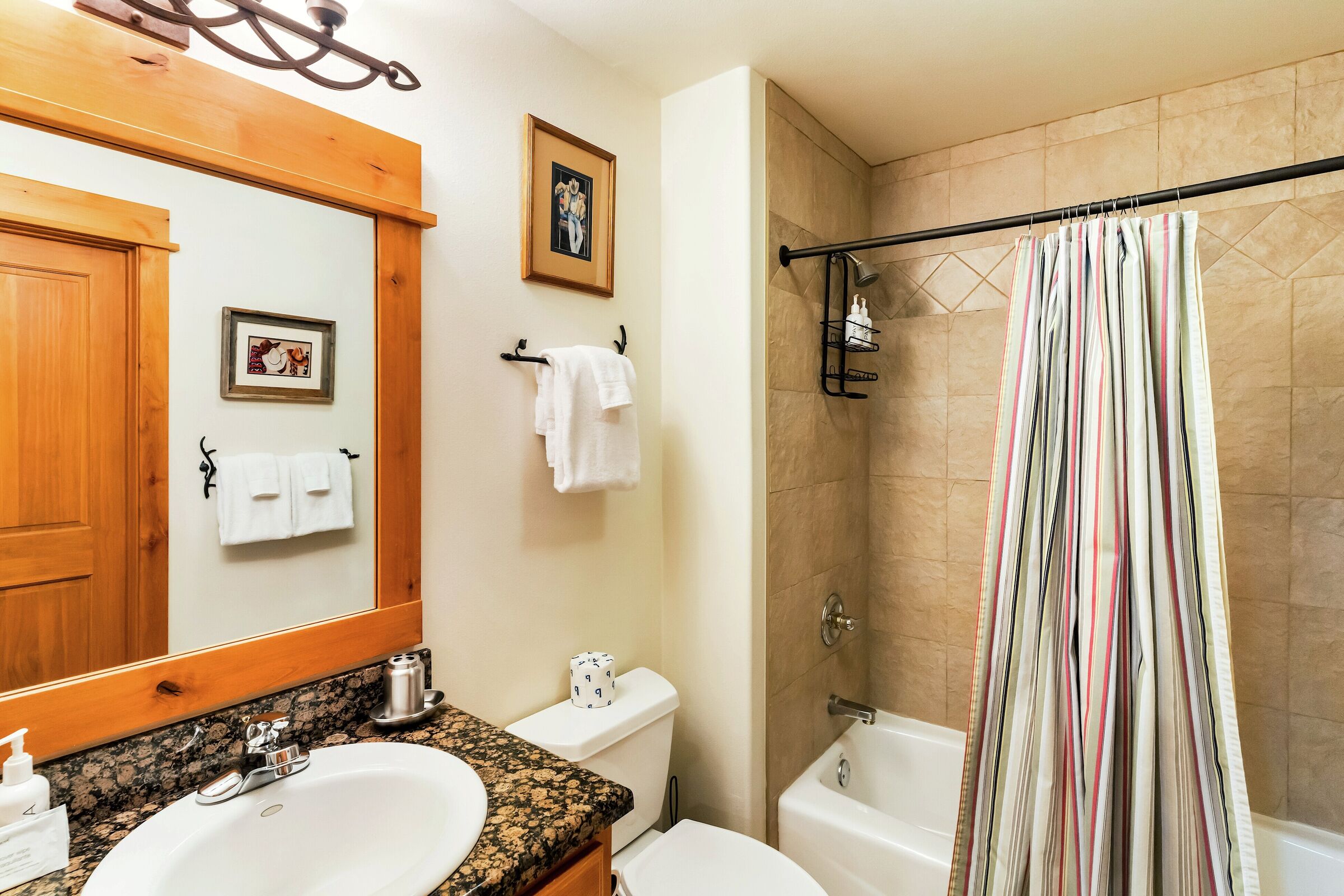 #B206 - Ensuite Bathroom