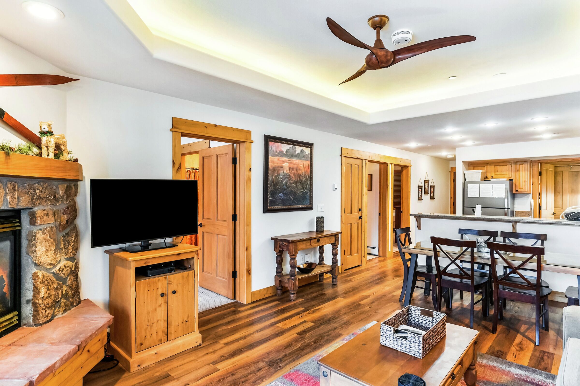 #B206 - Living Area