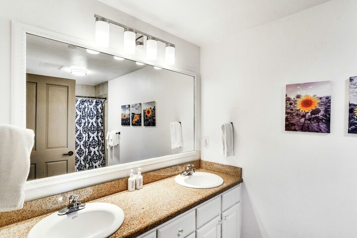 #B201 - Master Ensuite Bathroom