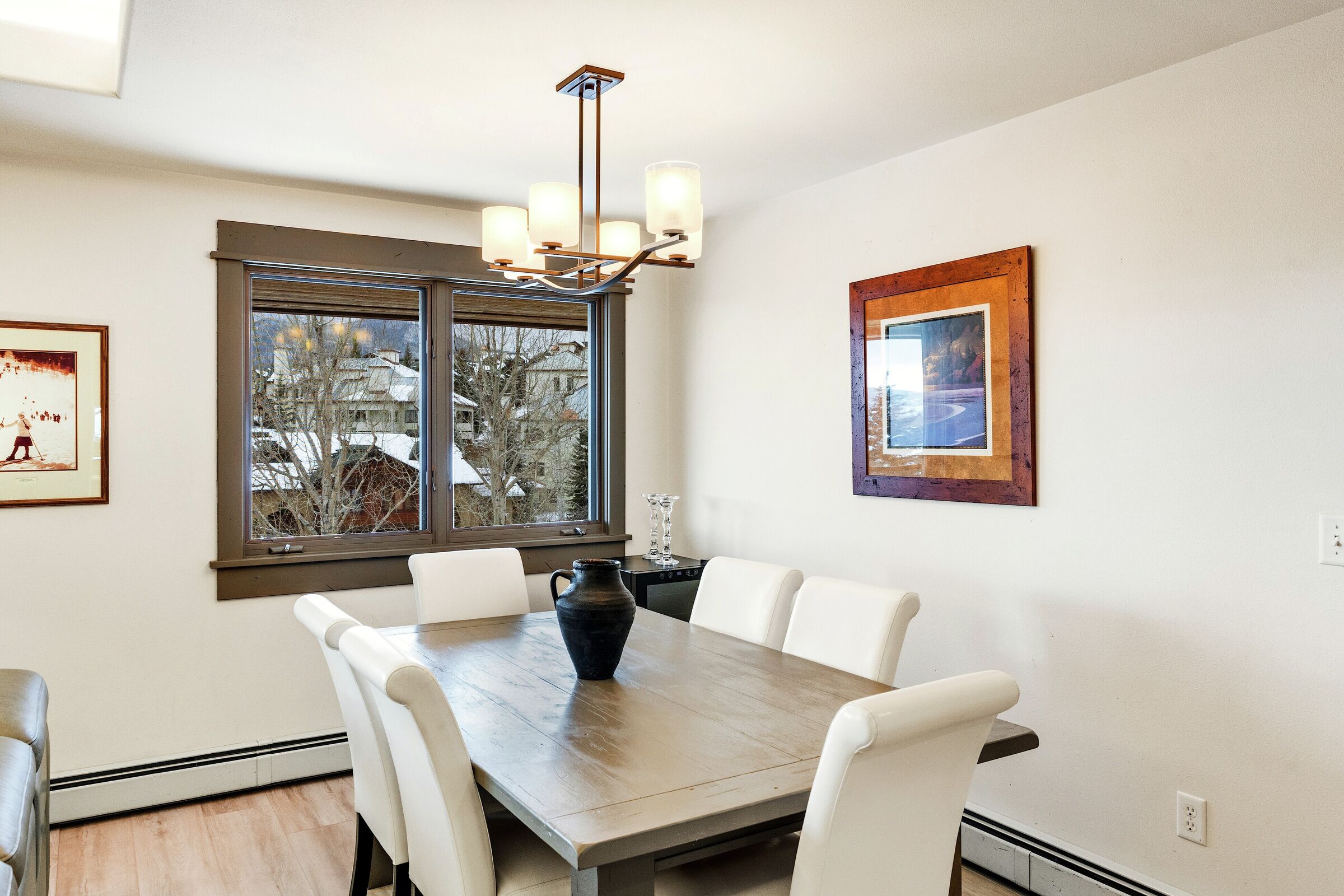 #B201 - Dining Area