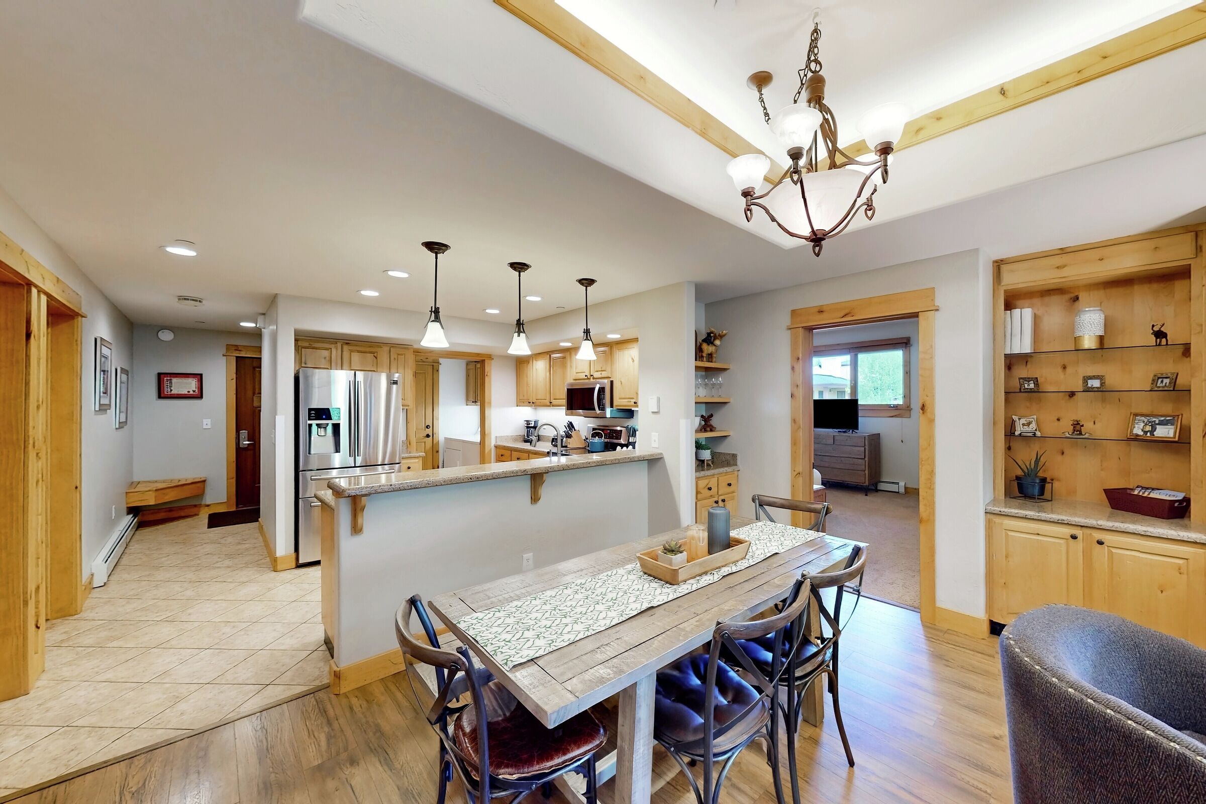 #B306 - Dining Area