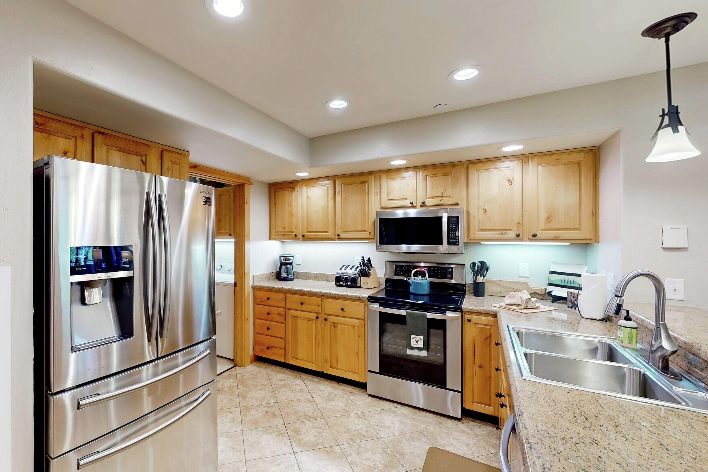 #B306 - Kitchen