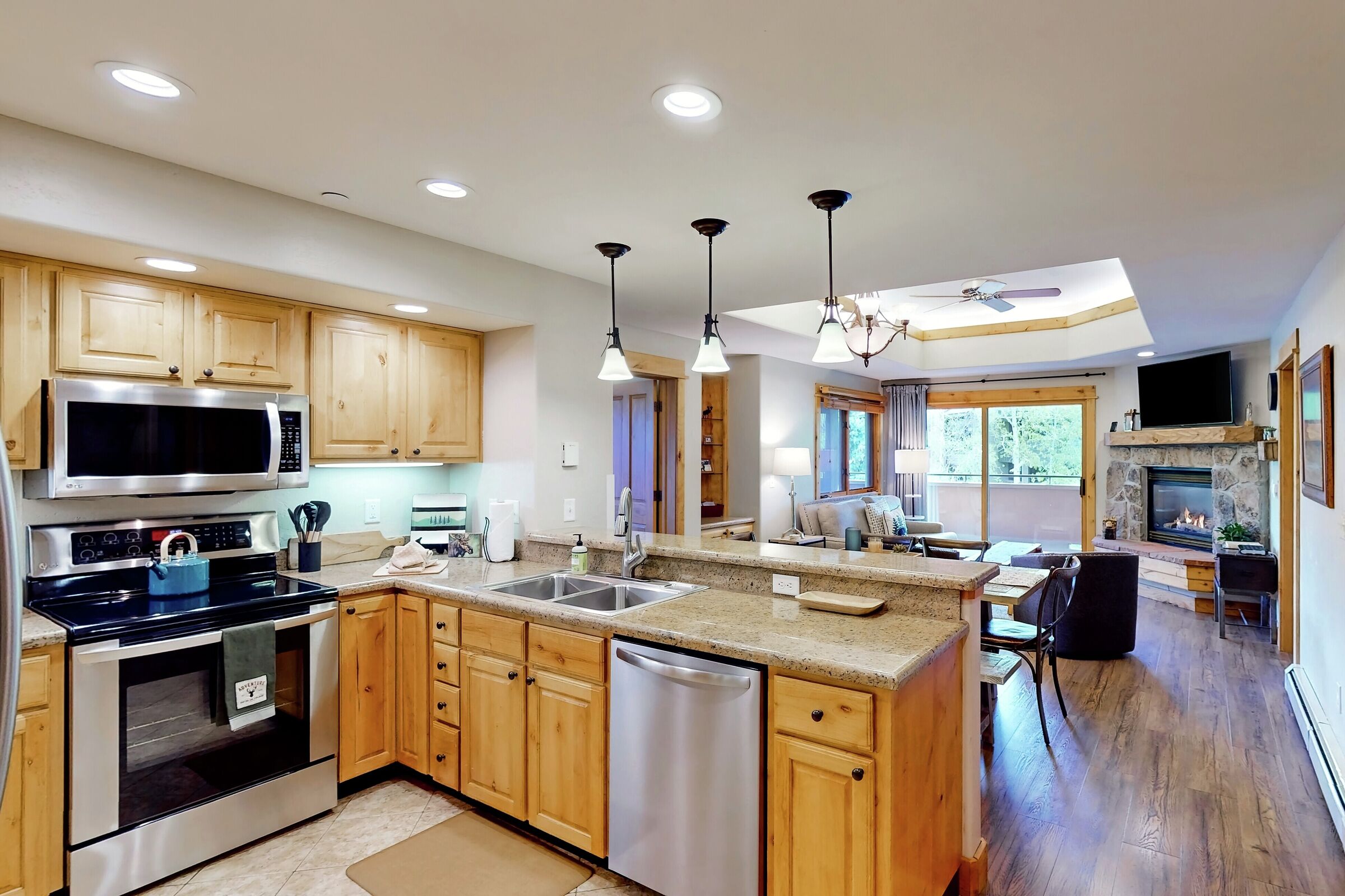 #B306 - Kitchen