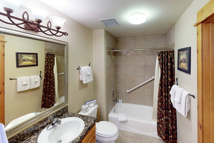 #B301 - Ensuite Bathroom