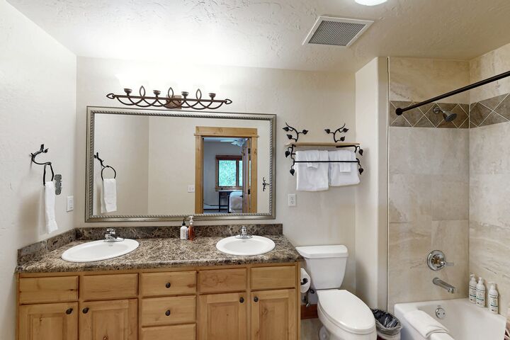 #A301 - Ensuite Bathroom