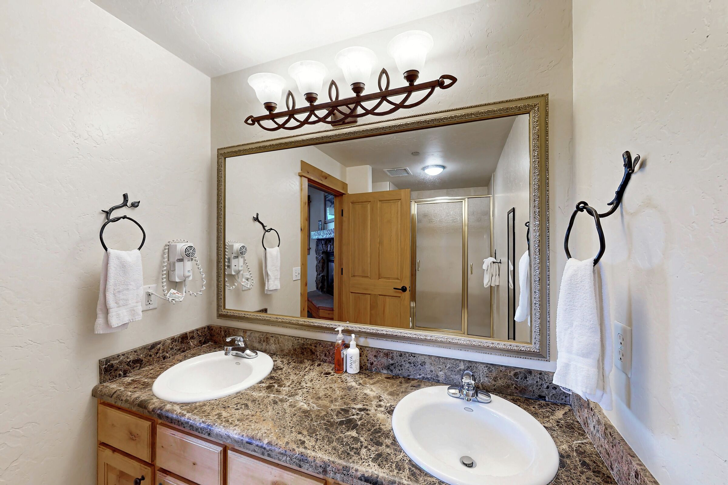 #A301 - Master Ensuite Bathroom