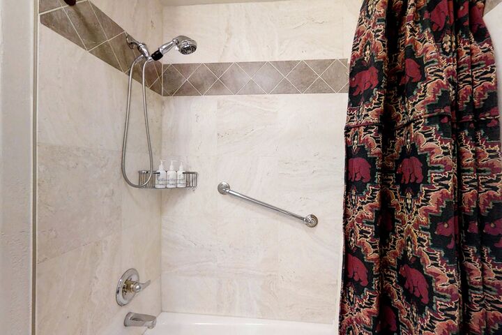 #A306 - Ensuite Bathroom