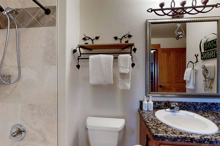 #A306 - Ensuite Bathroom