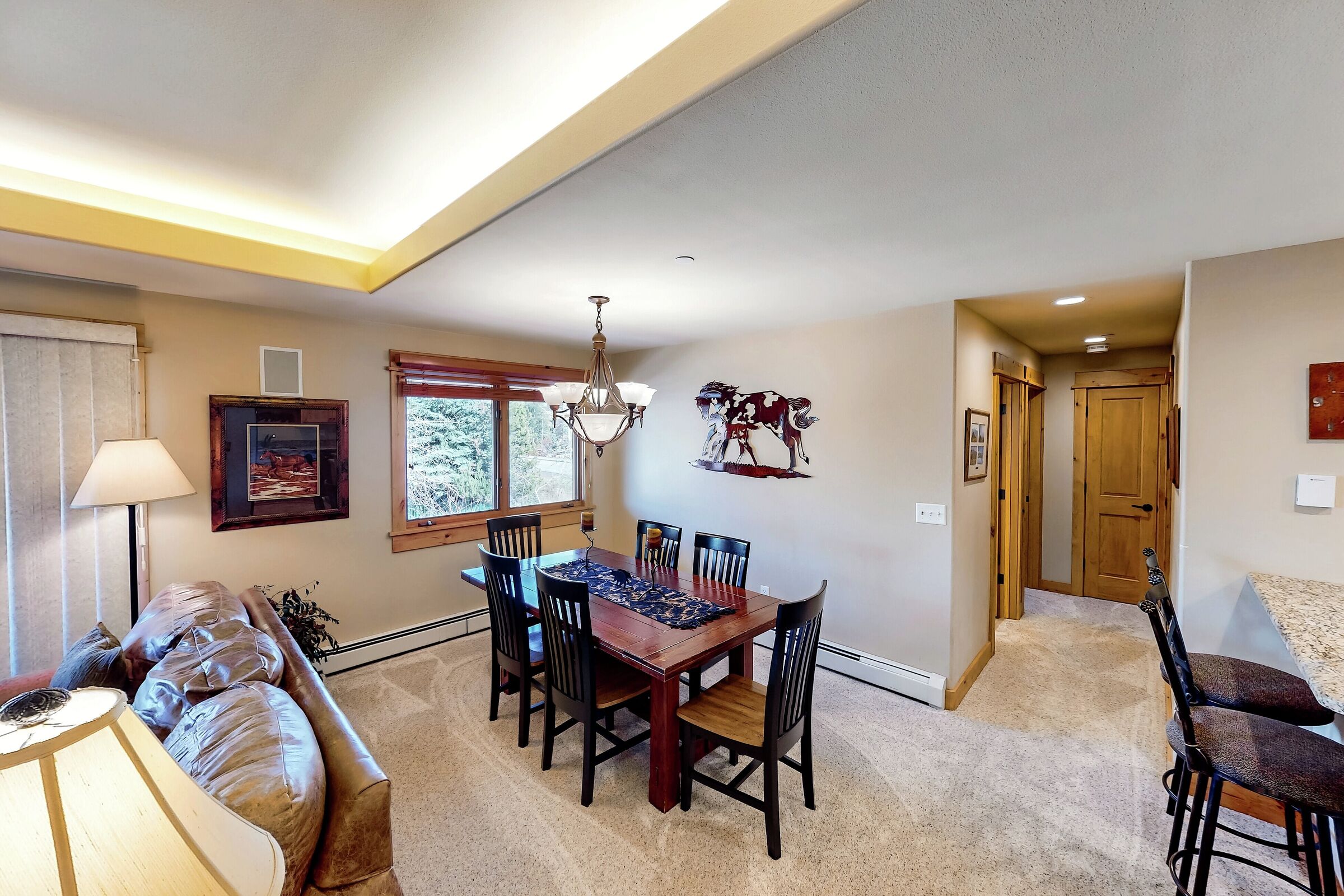 #B208 - Dining Area