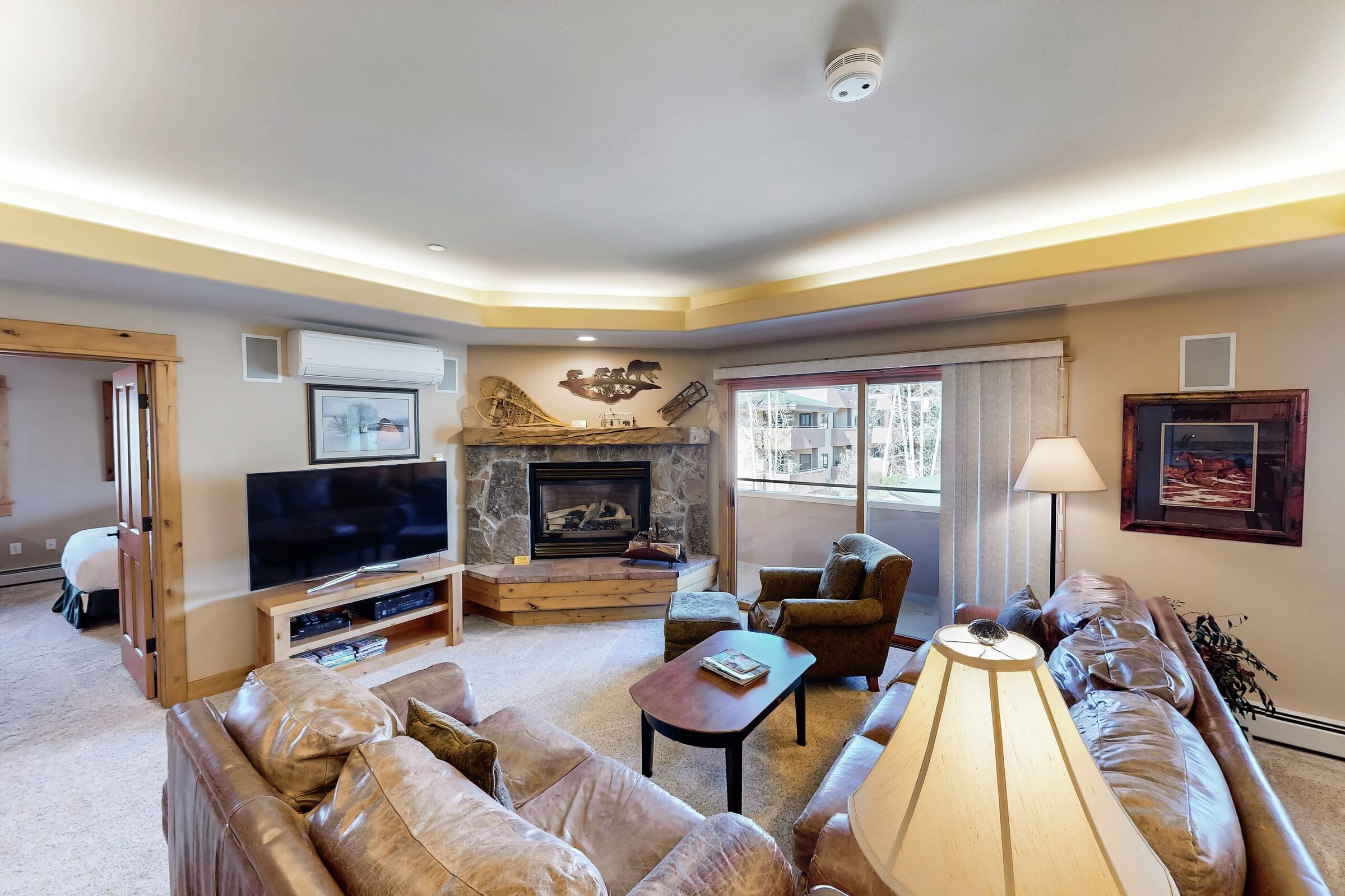 #B208 - Living Area