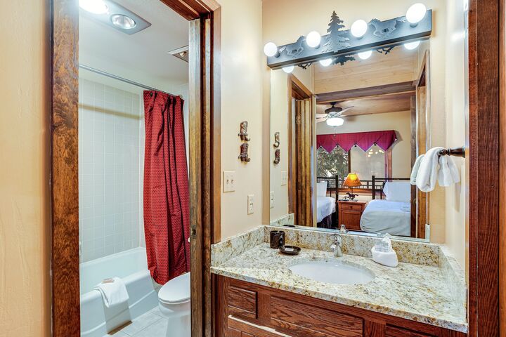 #205 - Ensuite Bathroom