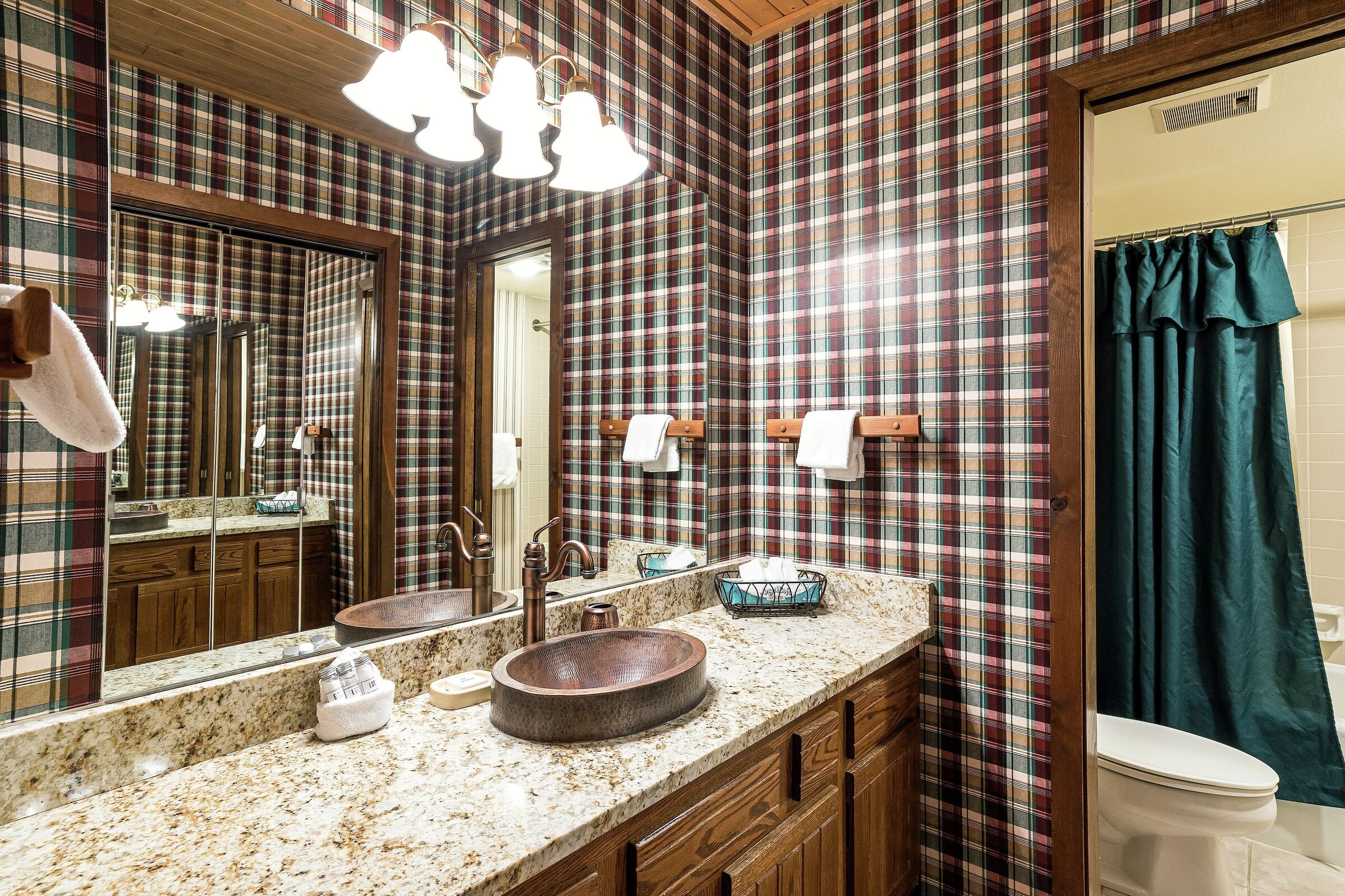 #205 - Master Ensuite Bathroom