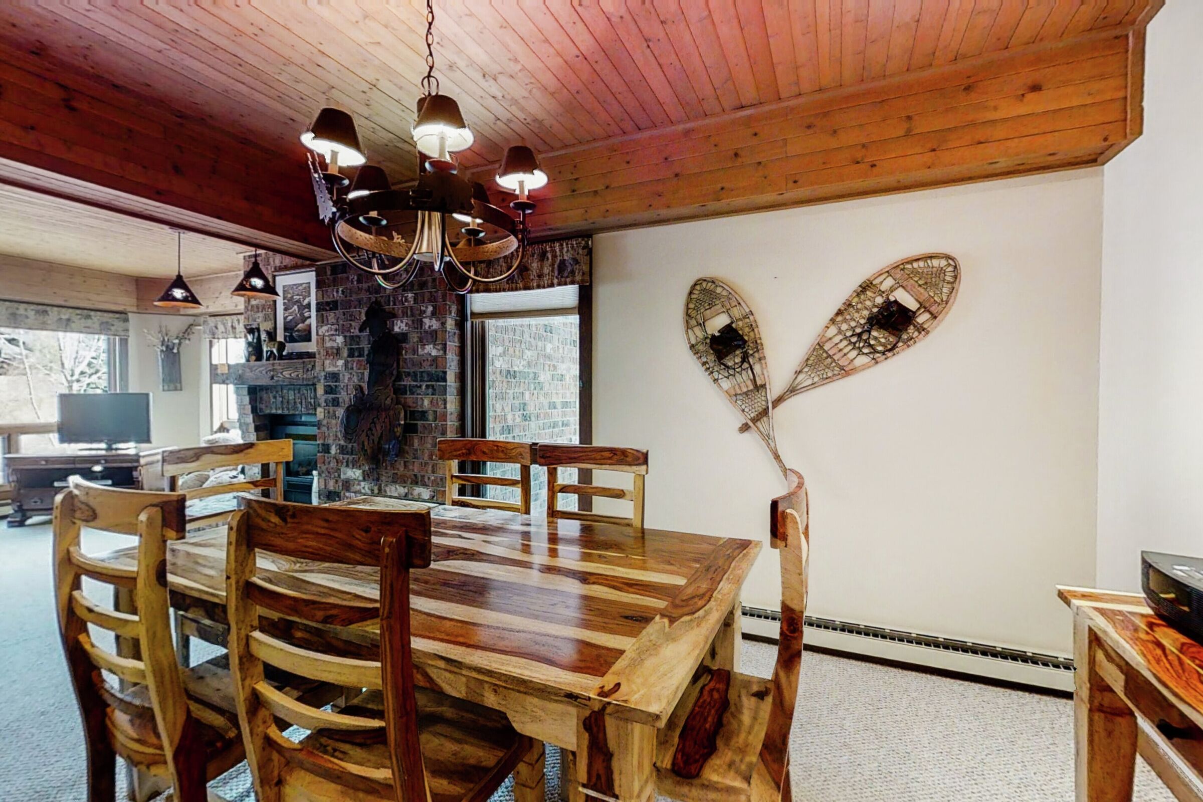 #405 - Dining Area