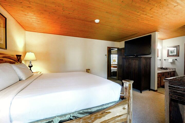 #405 - Master Bedroom