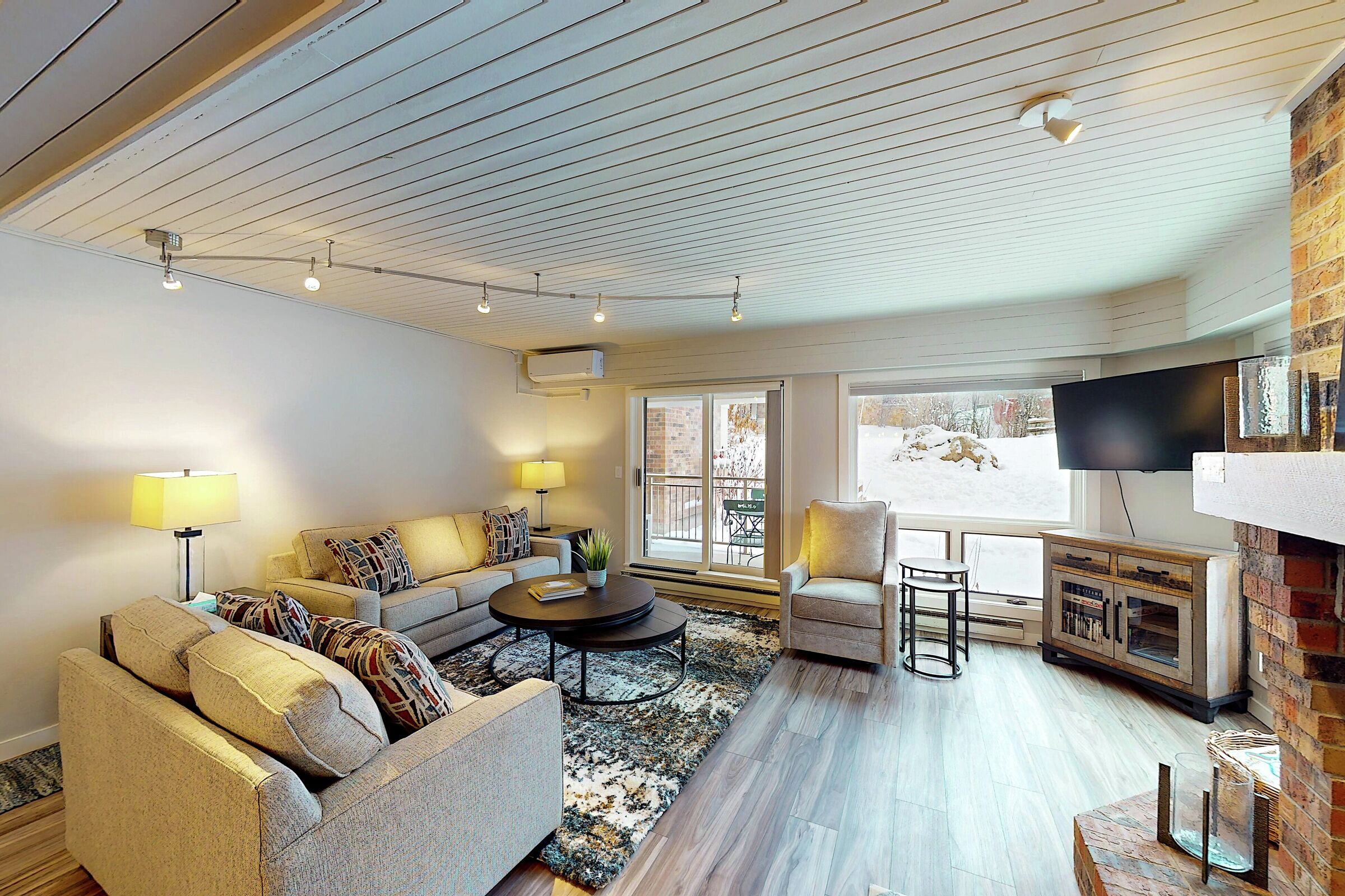 #105 - Living Area