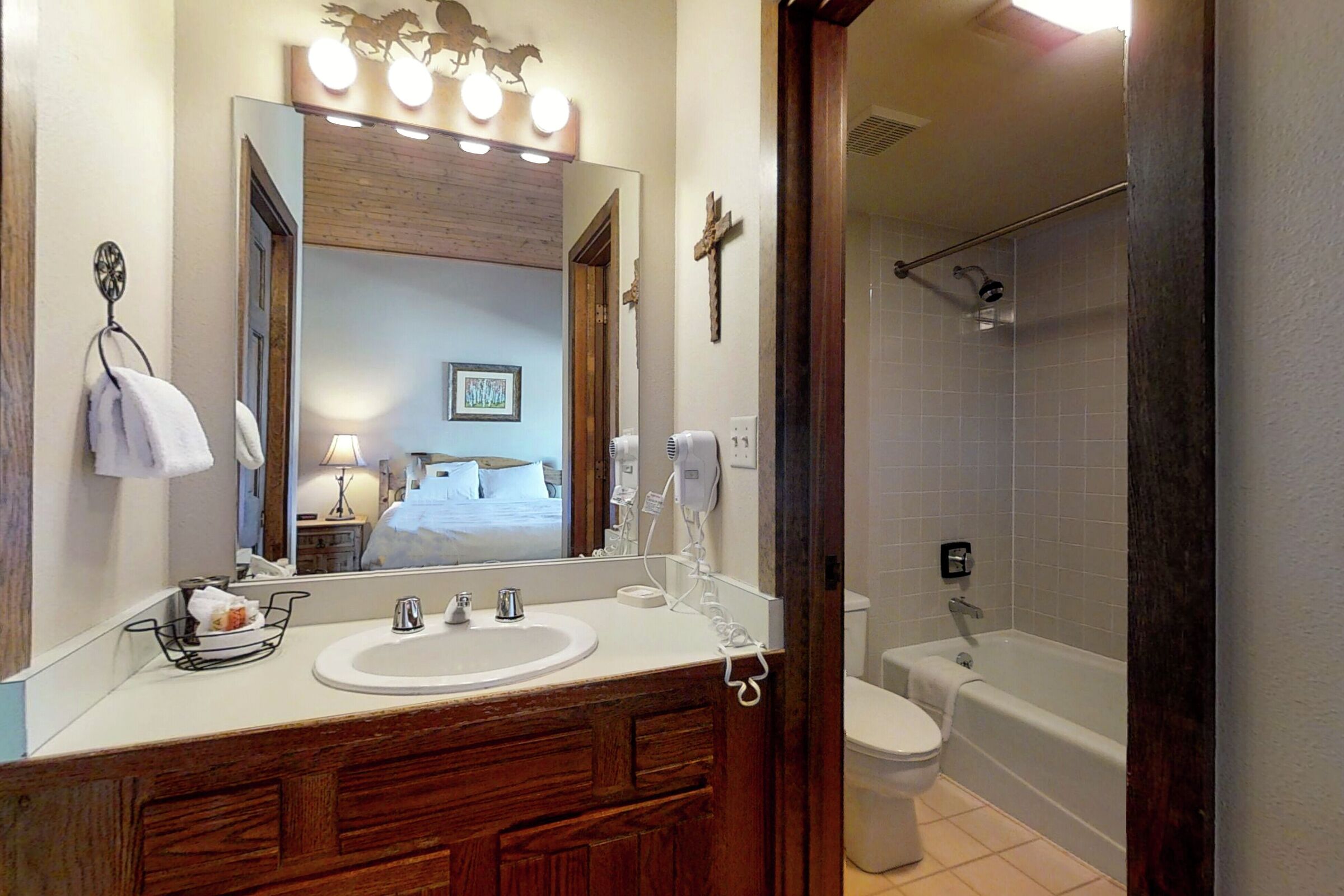 #503 - Ensuite Bathroom