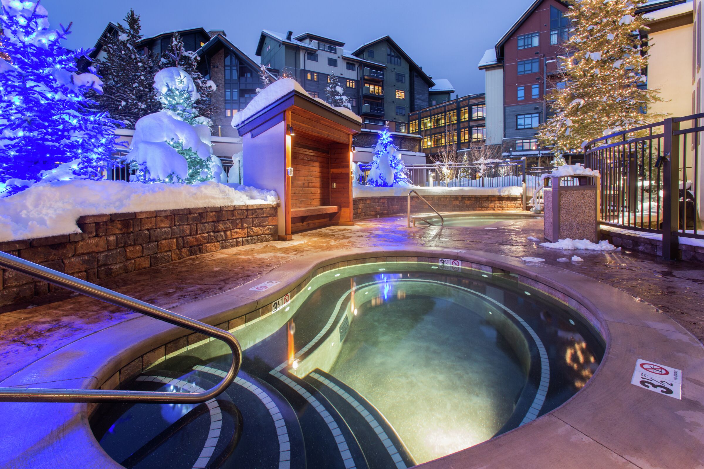 Outdoor Hot Tubs