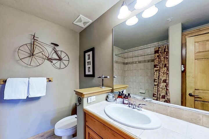 #210 - Master Ensuite Bathroom