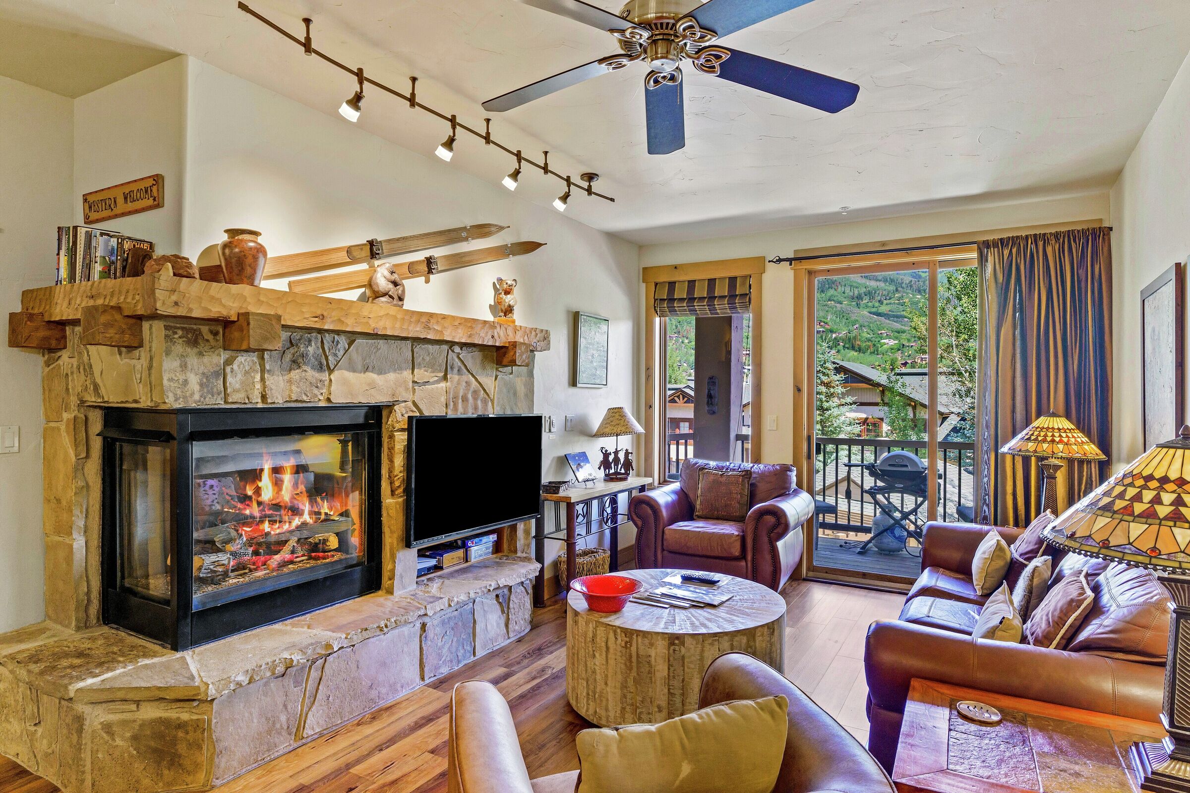 #208 - Living Area