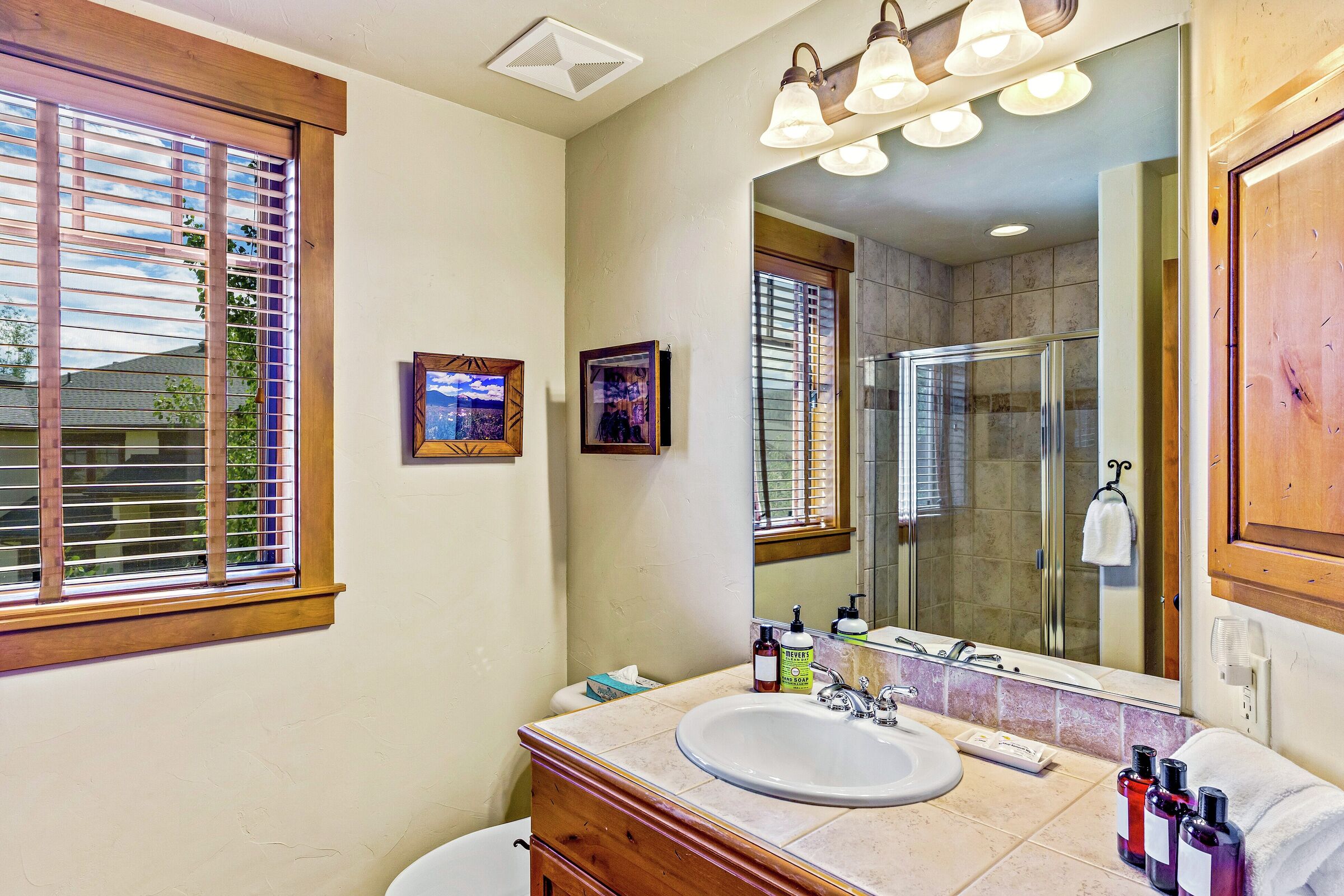 #208 - Bathroom