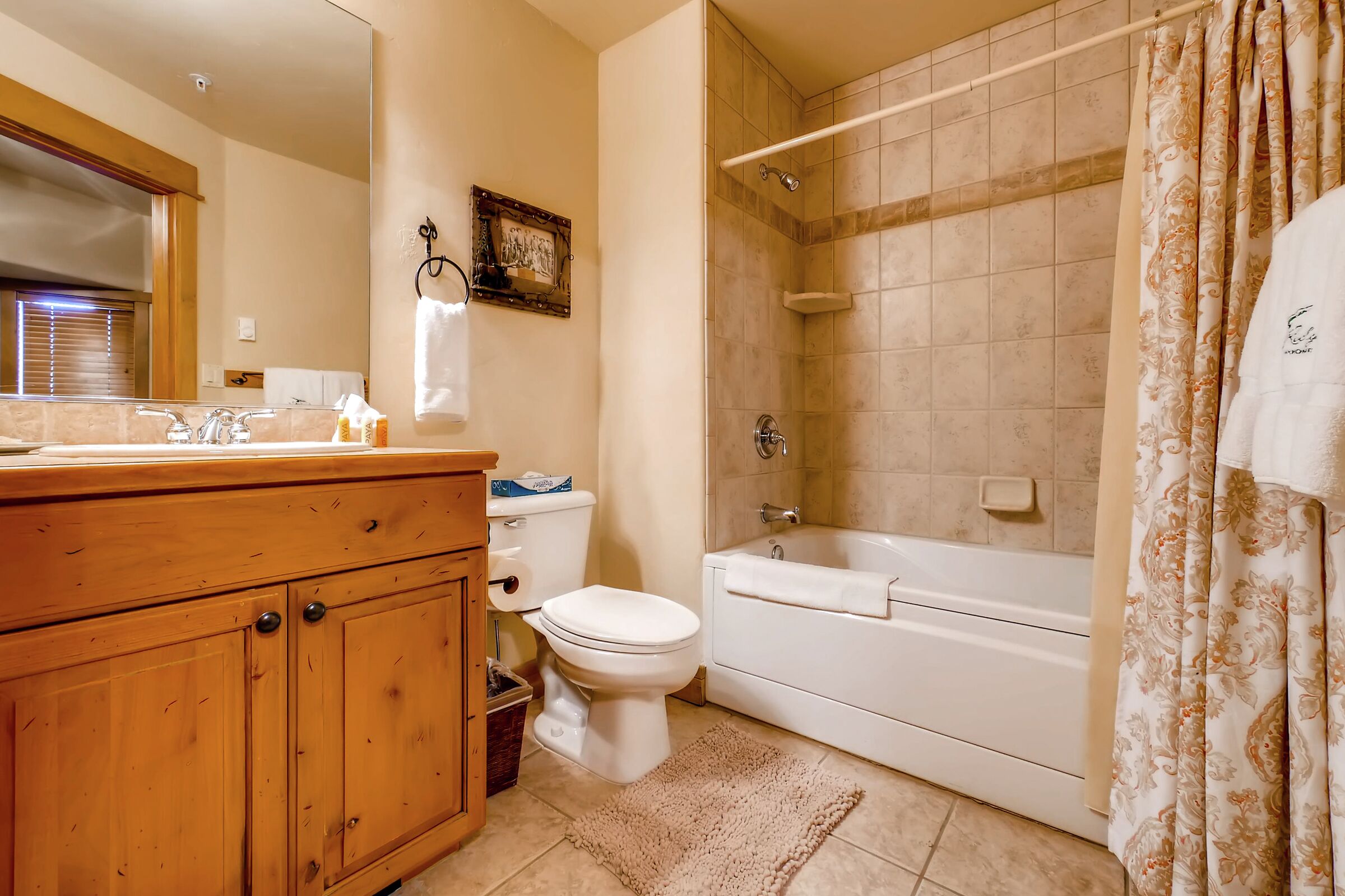 #211 - Master Ensuite Bathroom