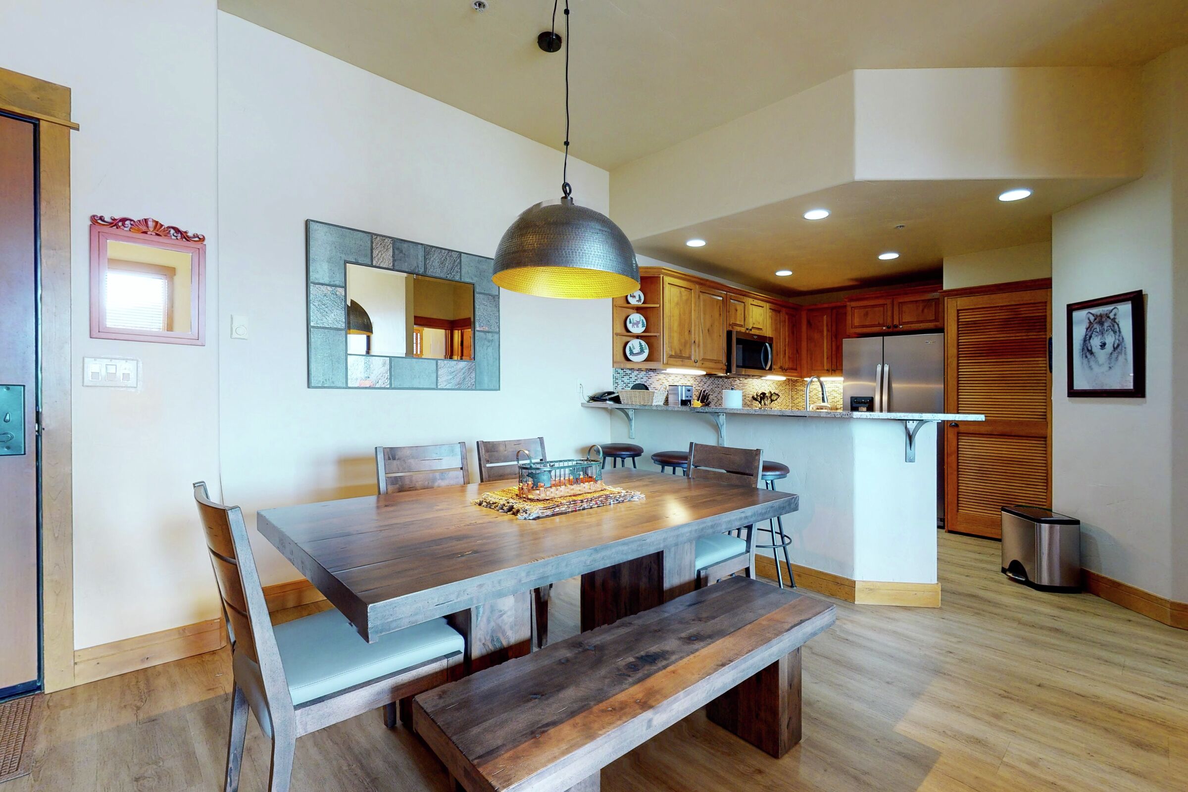 #303 - Dining Room & Kitchen