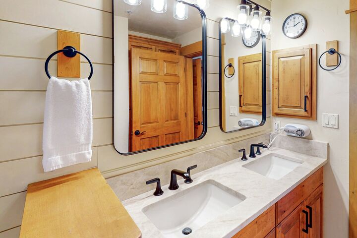 #304 - Master Ensuite Bathroom