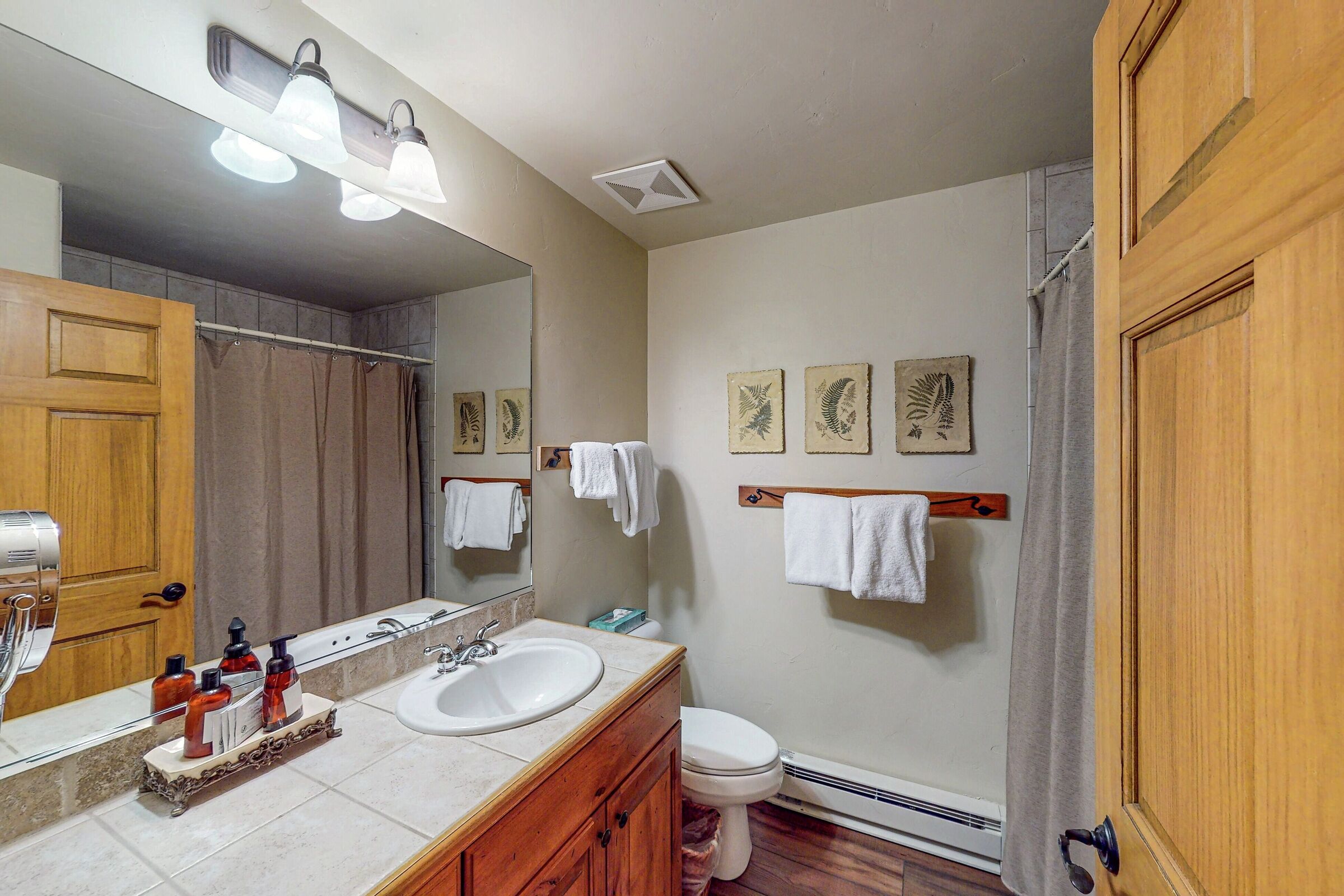 #311 - Master Ensuite Bathroom