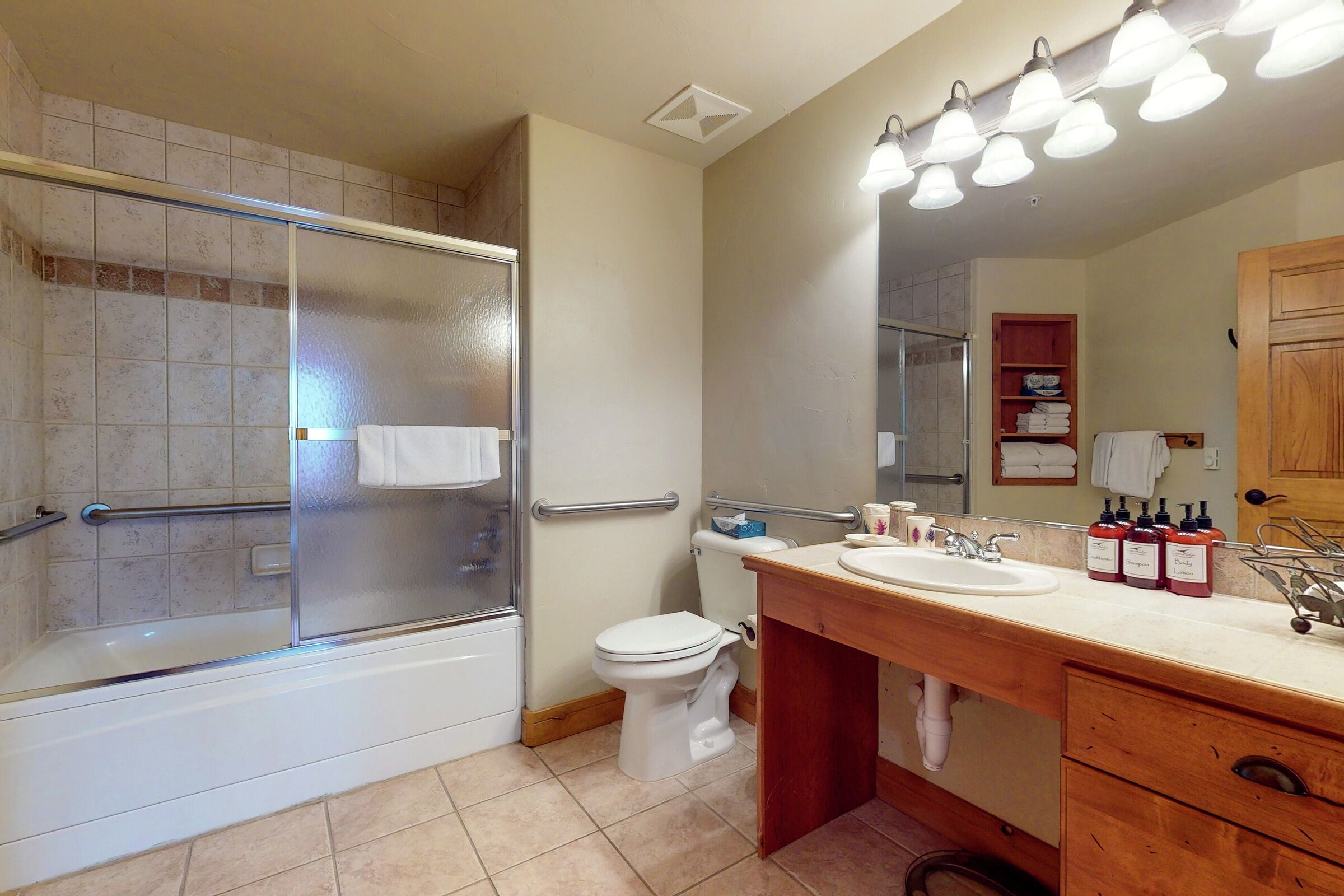 #105 - Master Ensuite Bathroom