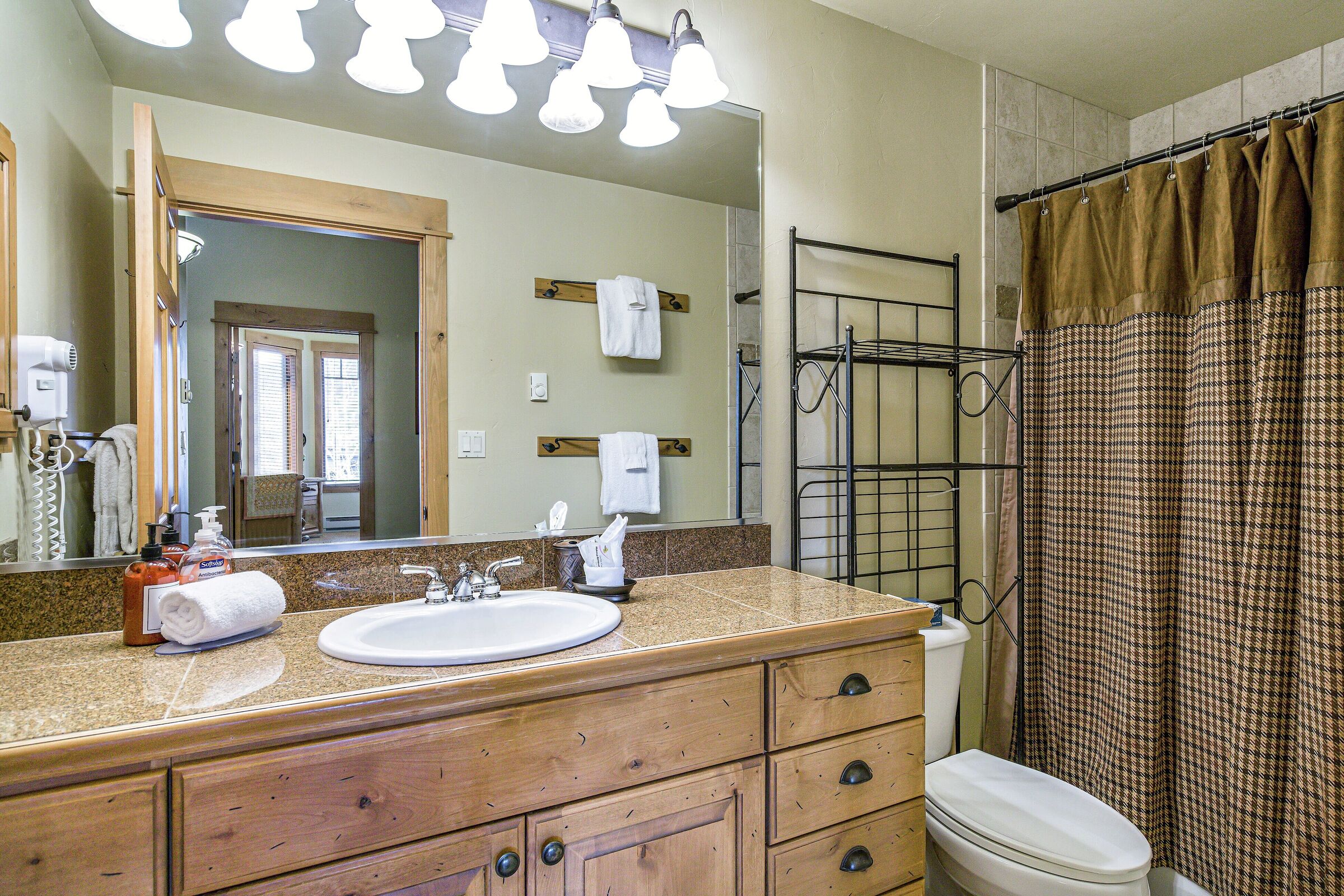 #306 - Bathroom
