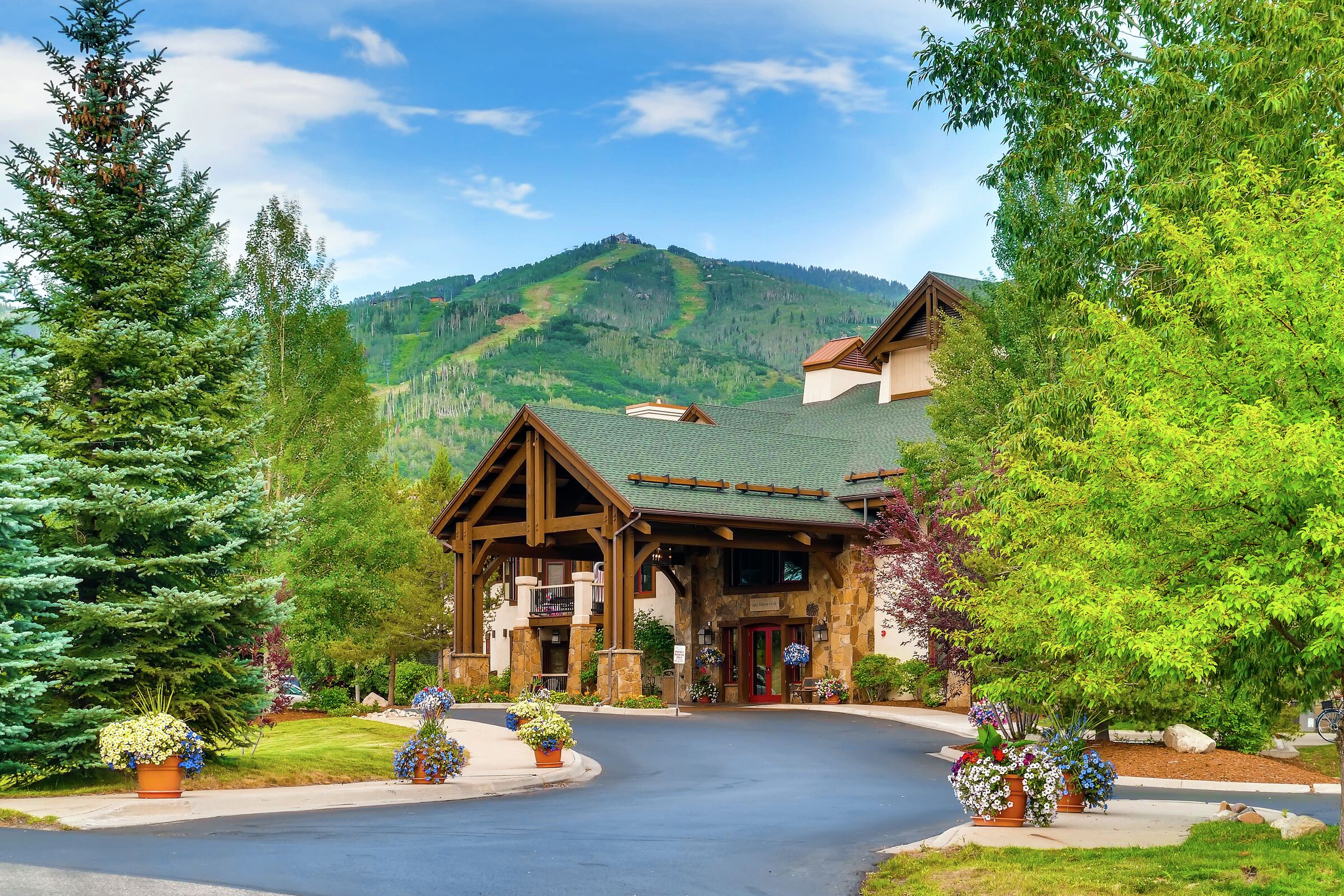 EagleRidge Lodge