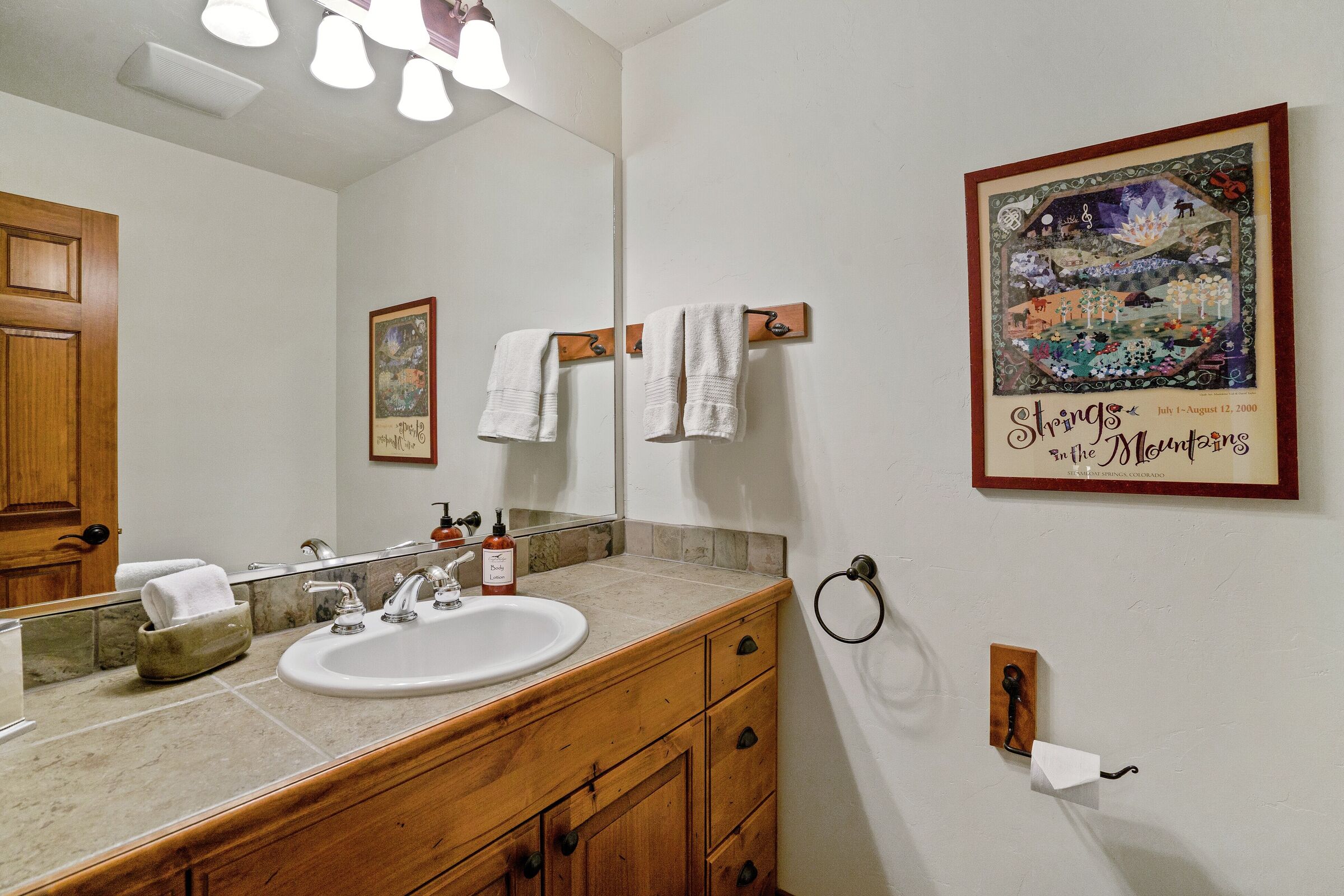 #1412 - Half Bathroom