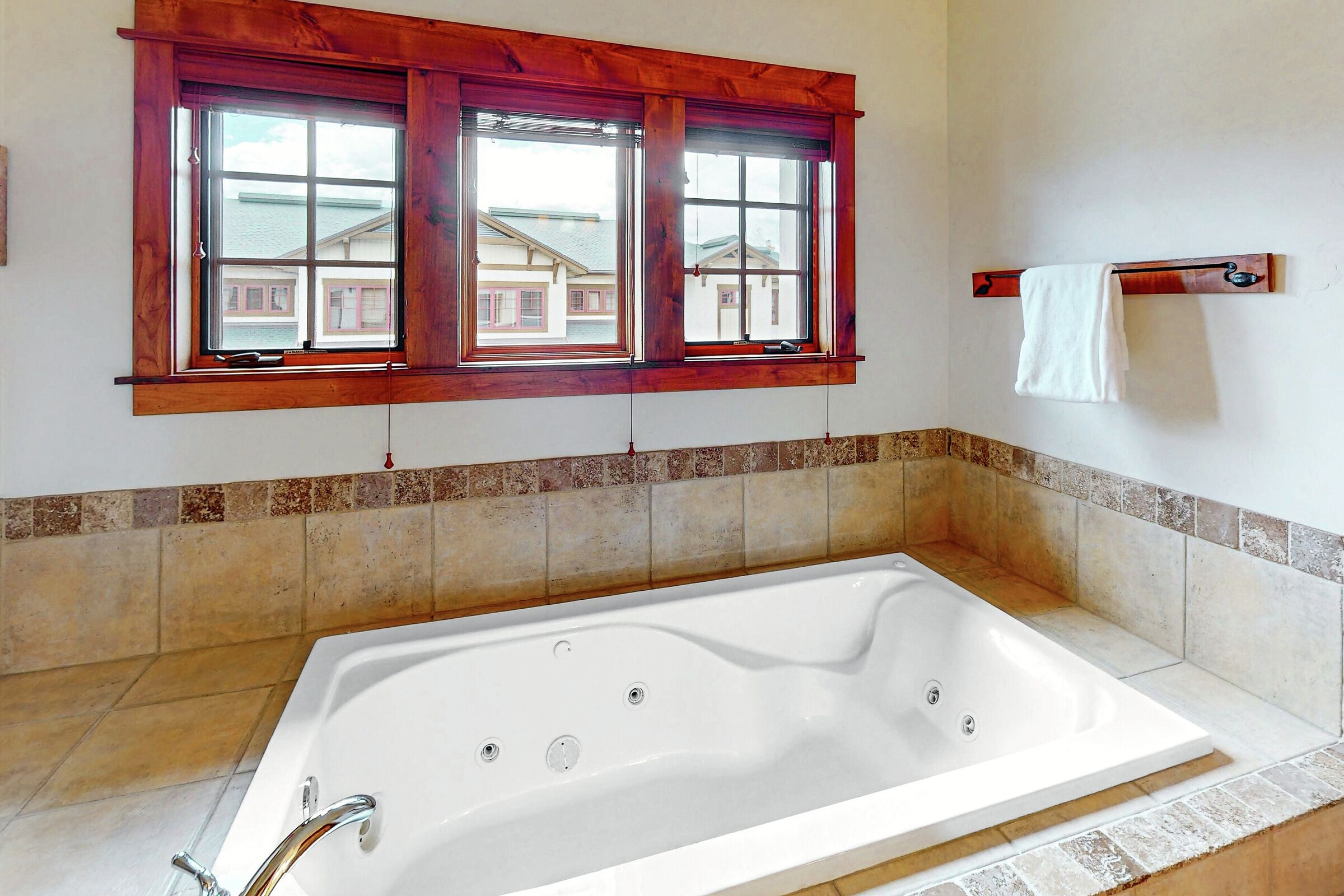 #1446 - Master Ensuite Bathroom