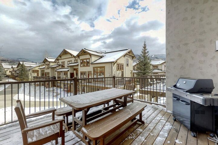 #1446 - Balcony with BBQ