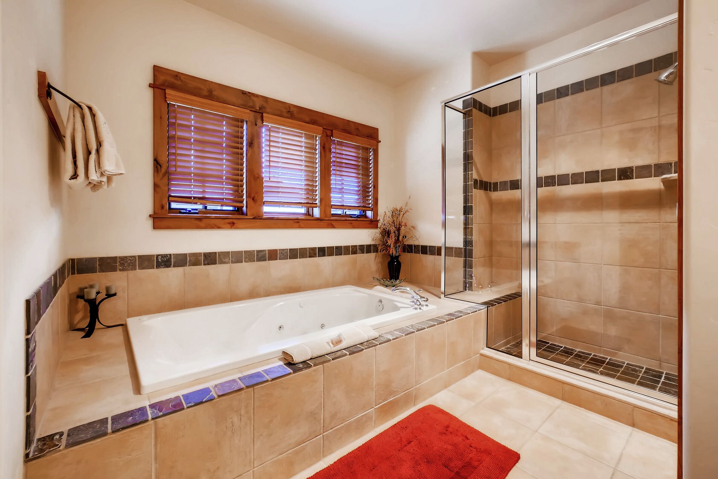 #1512 - Master Ensuite Bathroom