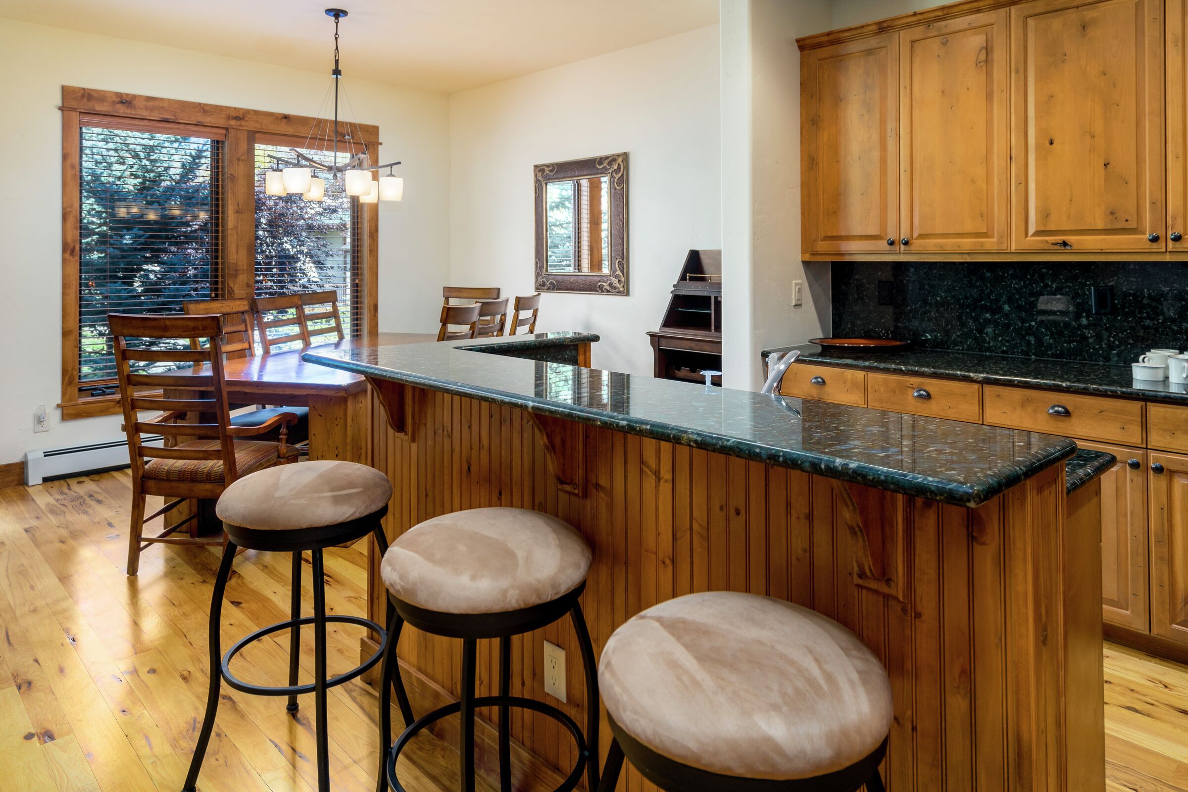 #1444 - Kitchen & Dining Room