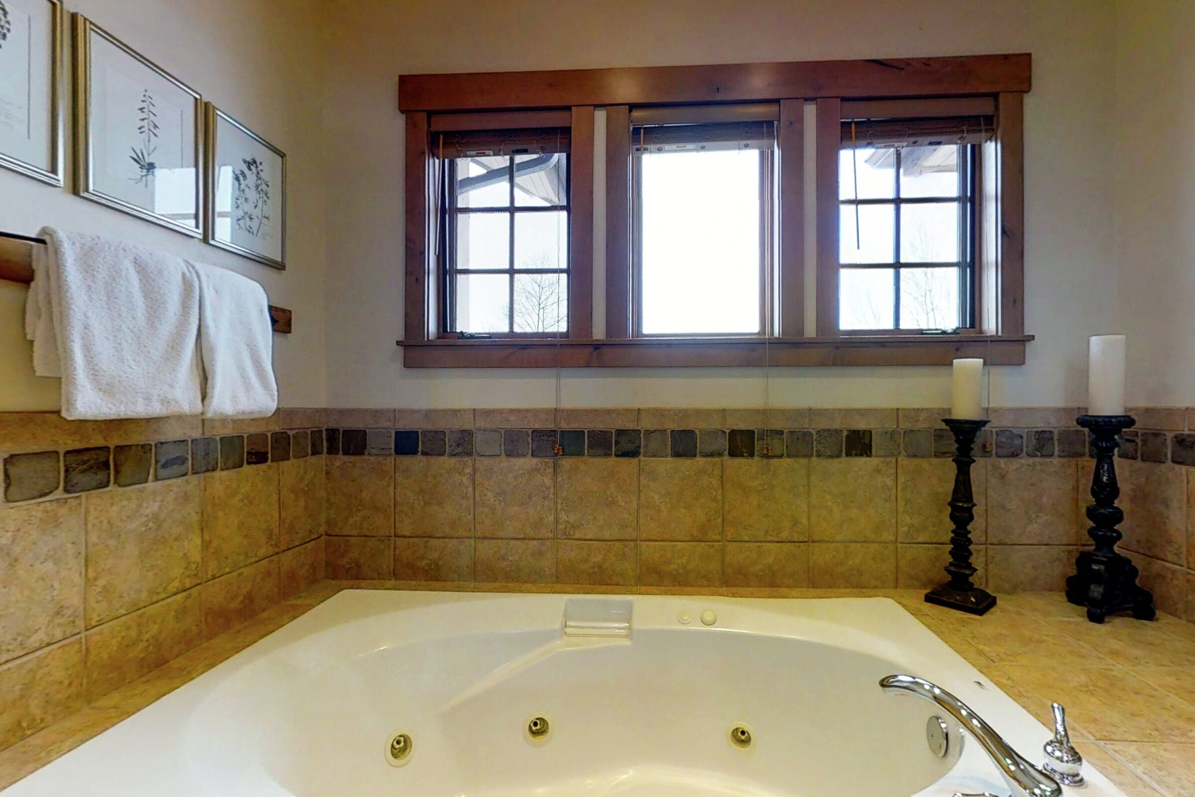 #1556 - Master Ensuite Bathroom