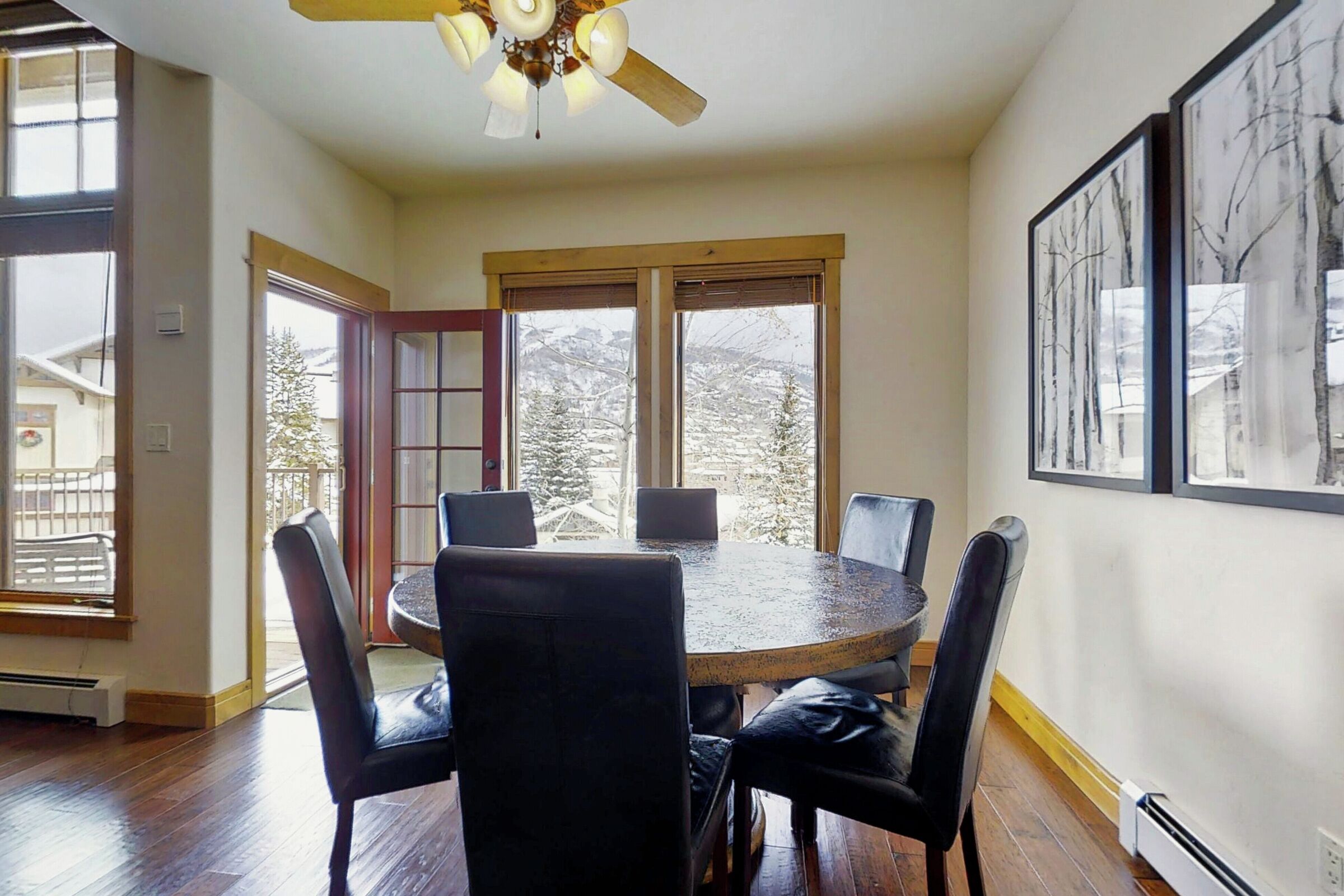 #1556 - Dining Area