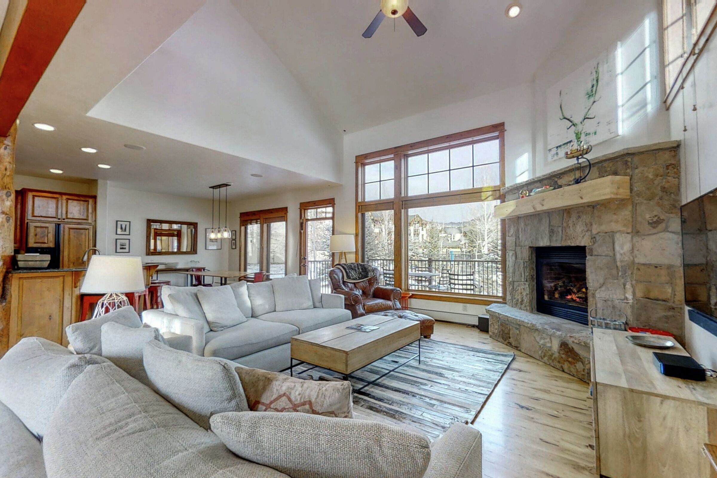 Living Area & Dining Area