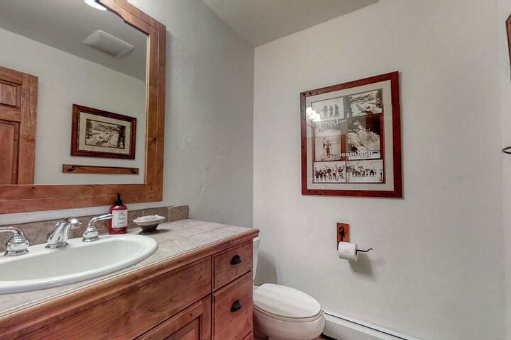 #1414 - Half Bathroom