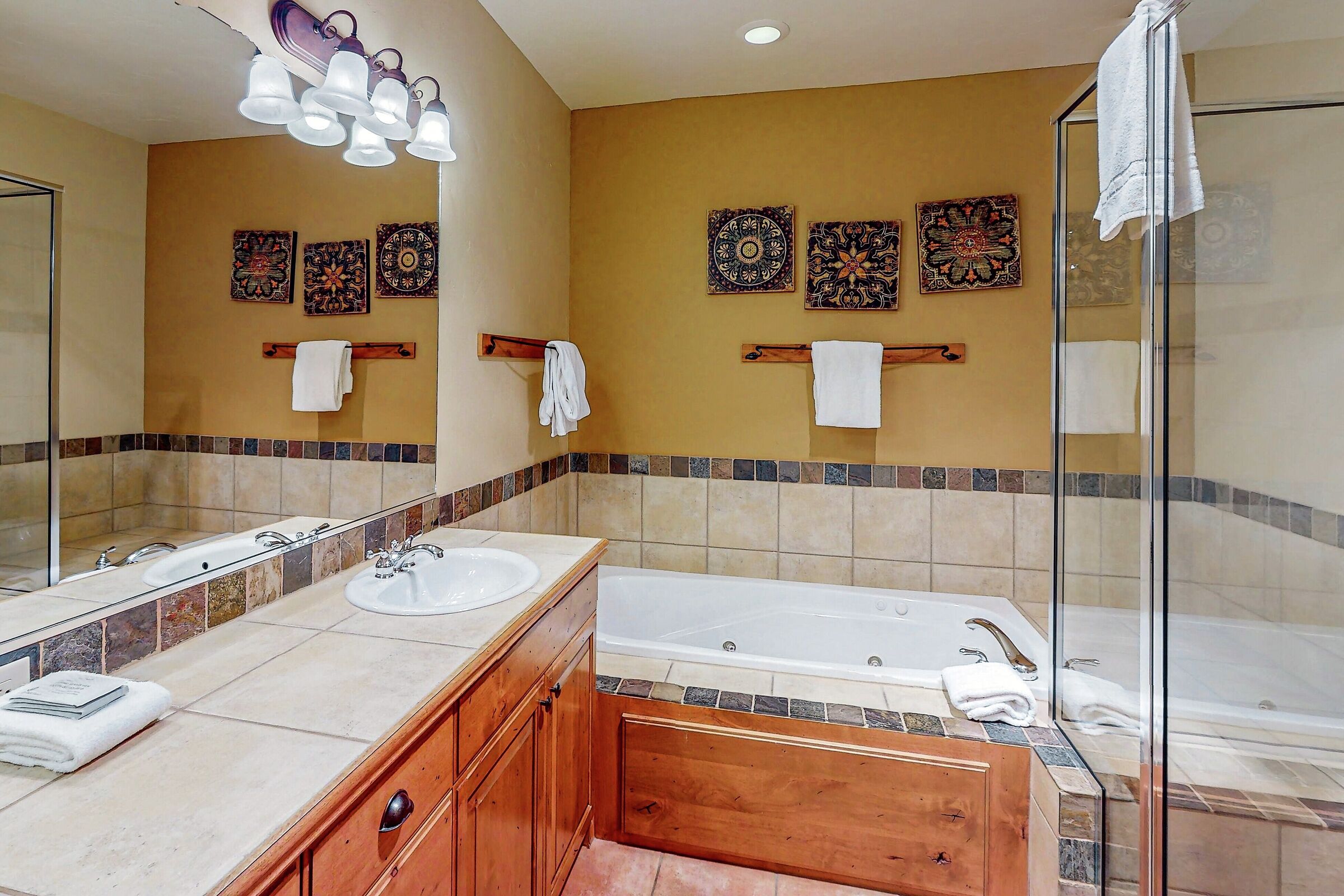 #1467 - Master Ensuite Bathroom