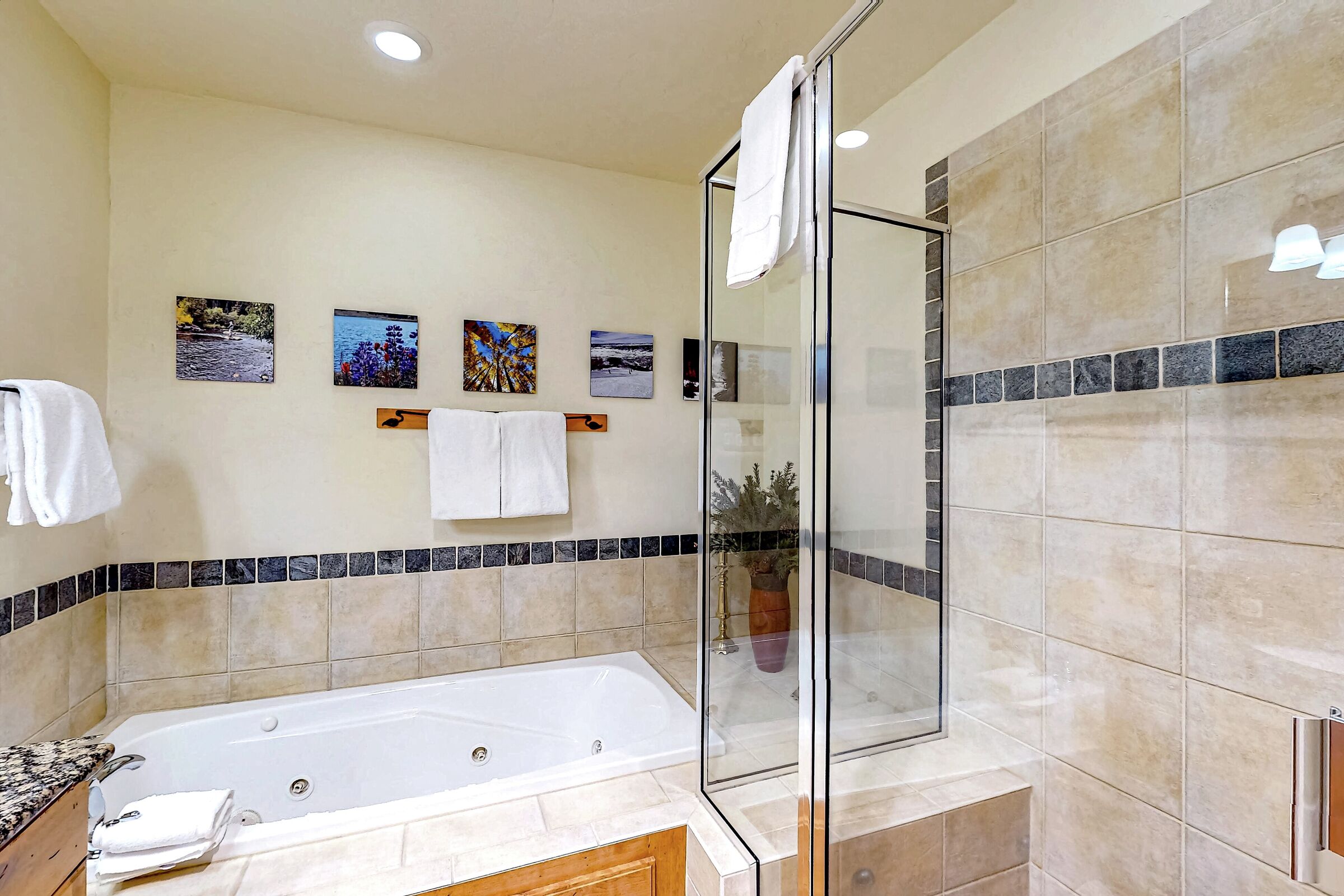 #1477 - Master Ensuite Bathroom