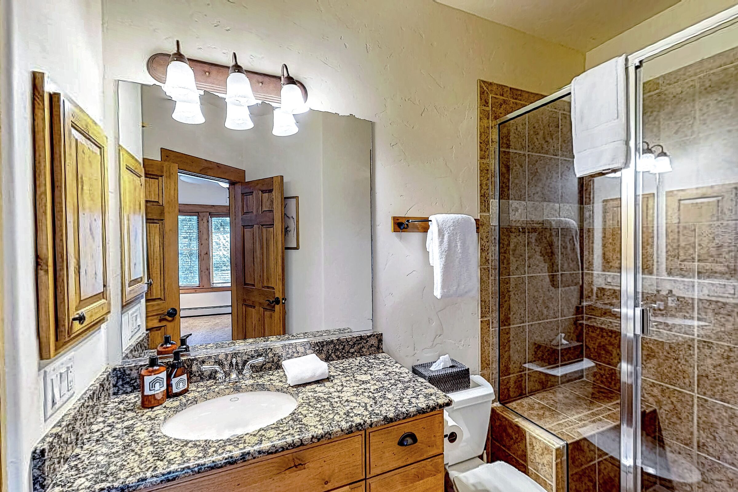 #1477 - Ensuite Bathroom