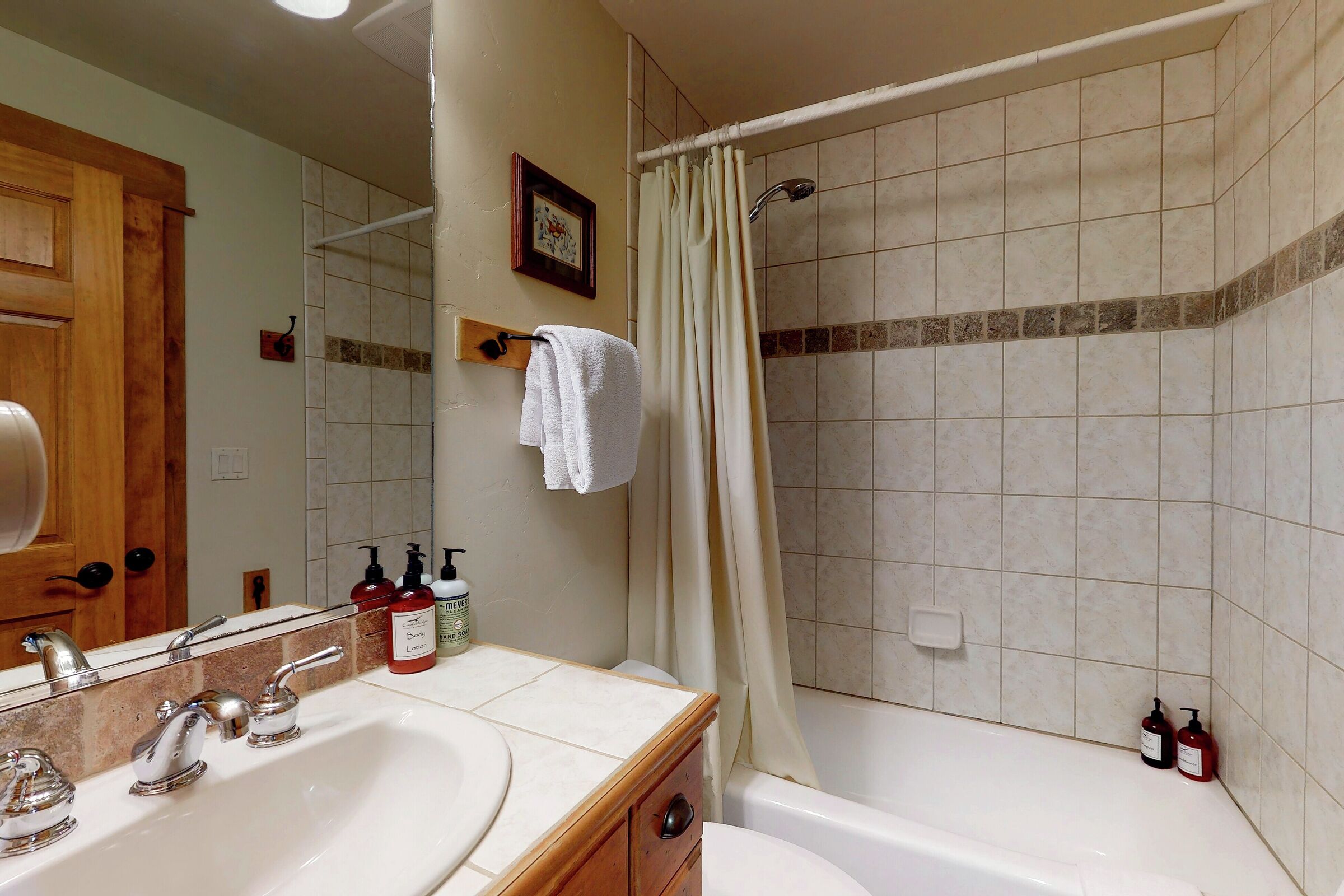 #1573 - Ensuite Bathroom