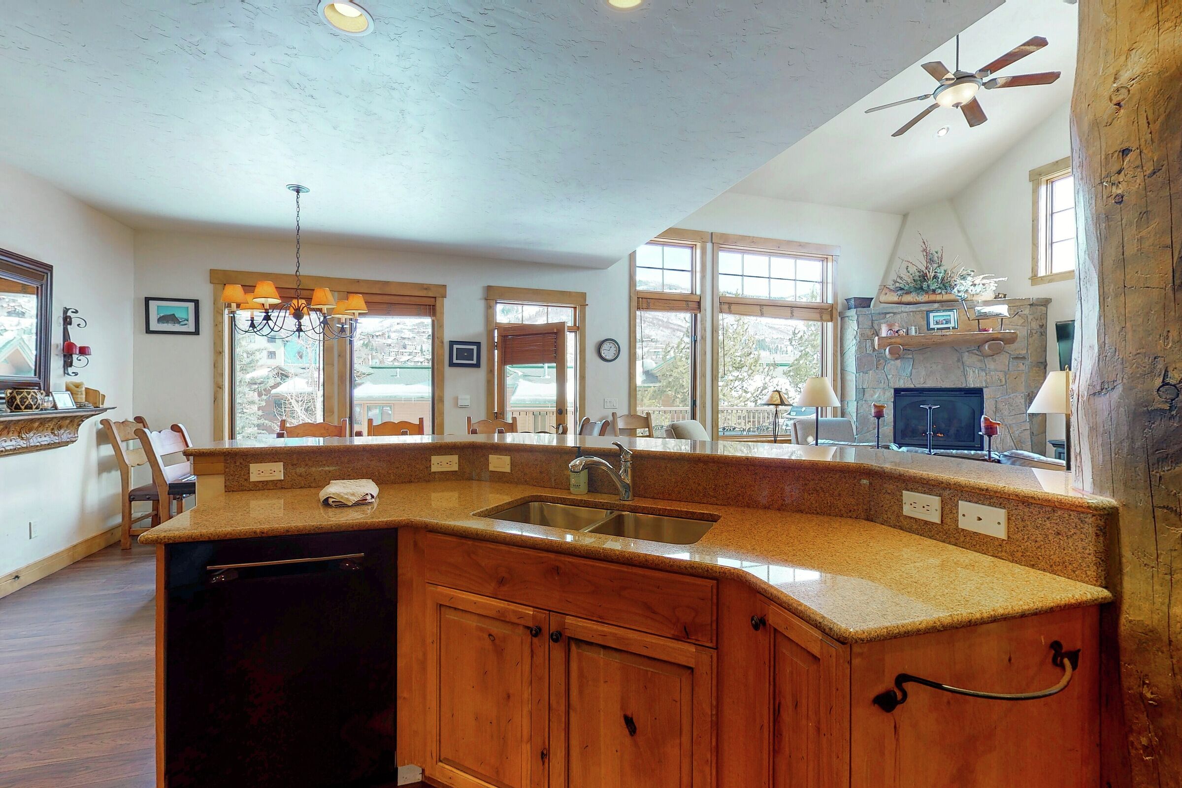 #1573 - Kitchen