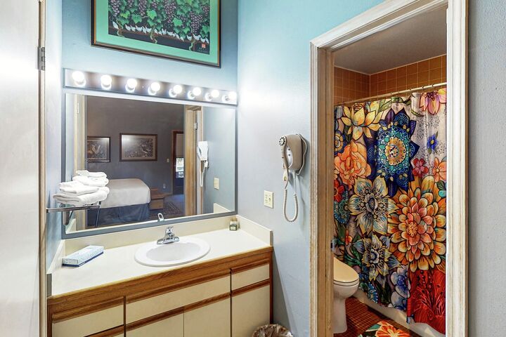 #101 - Master Ensuite Bathroom